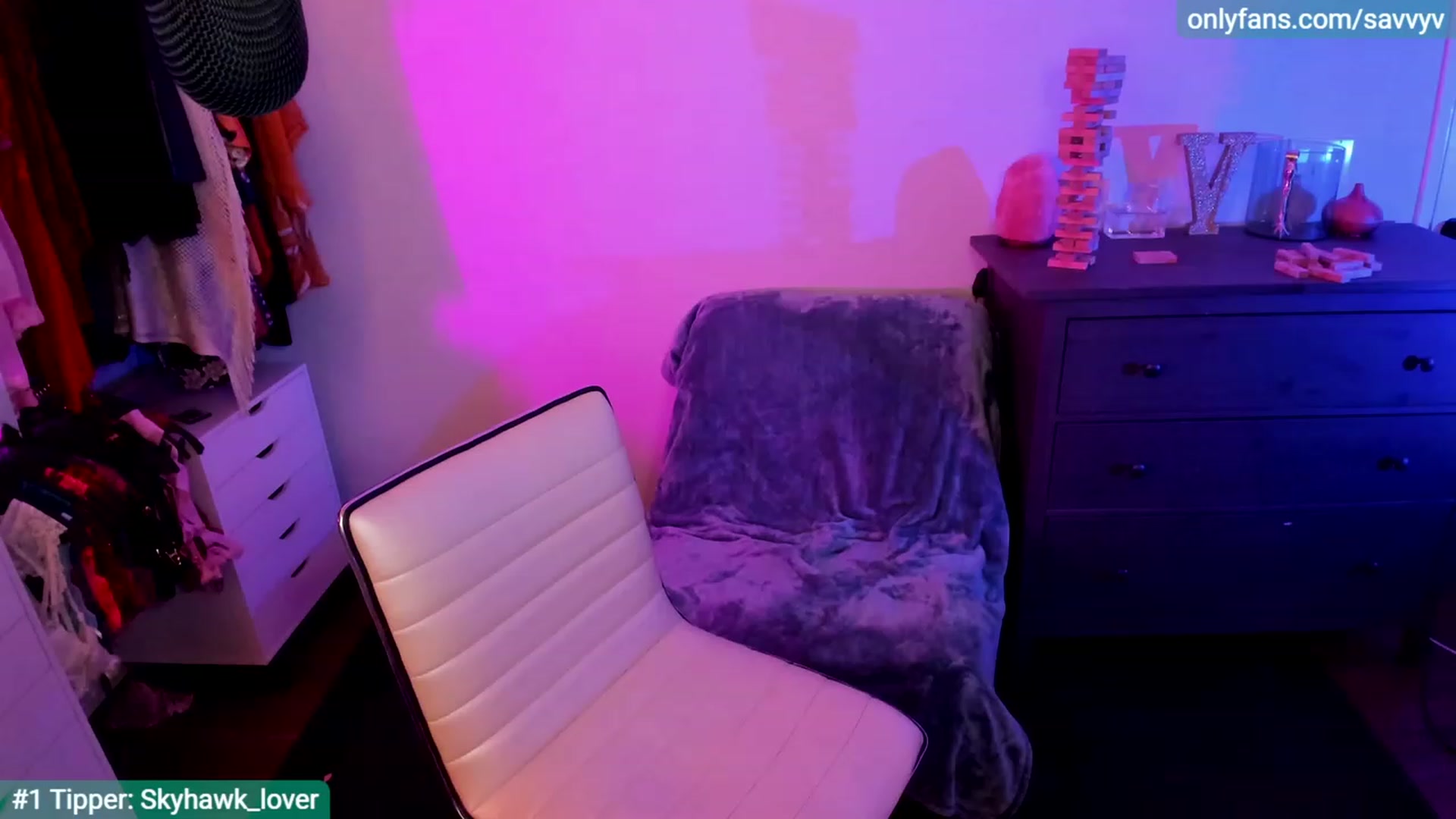 Gallery image thumbnail from savvyv's myfreecams stream on, 11/18/2022, 03:44 image 16 of 20