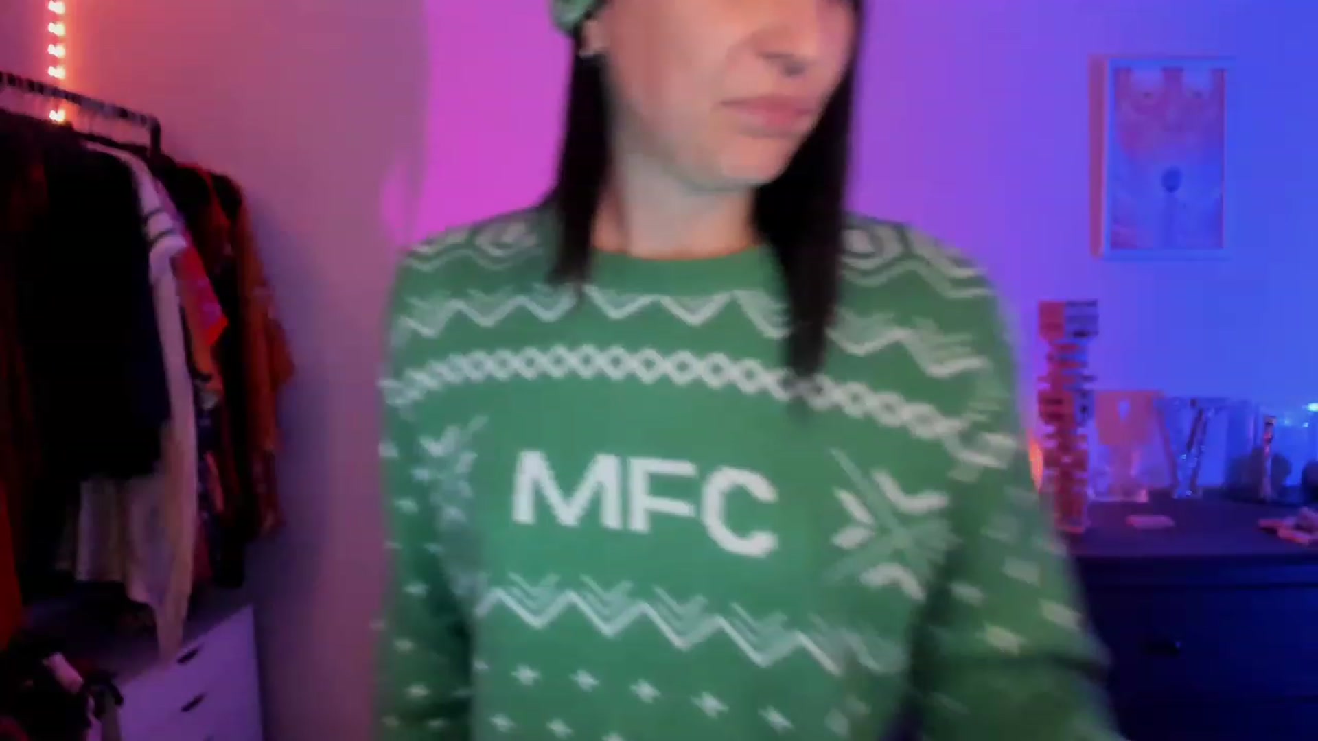 Gallery image thumbnail from savvyv's myfreecams stream on, 11/20/2022, 03:43 image 8 of 20