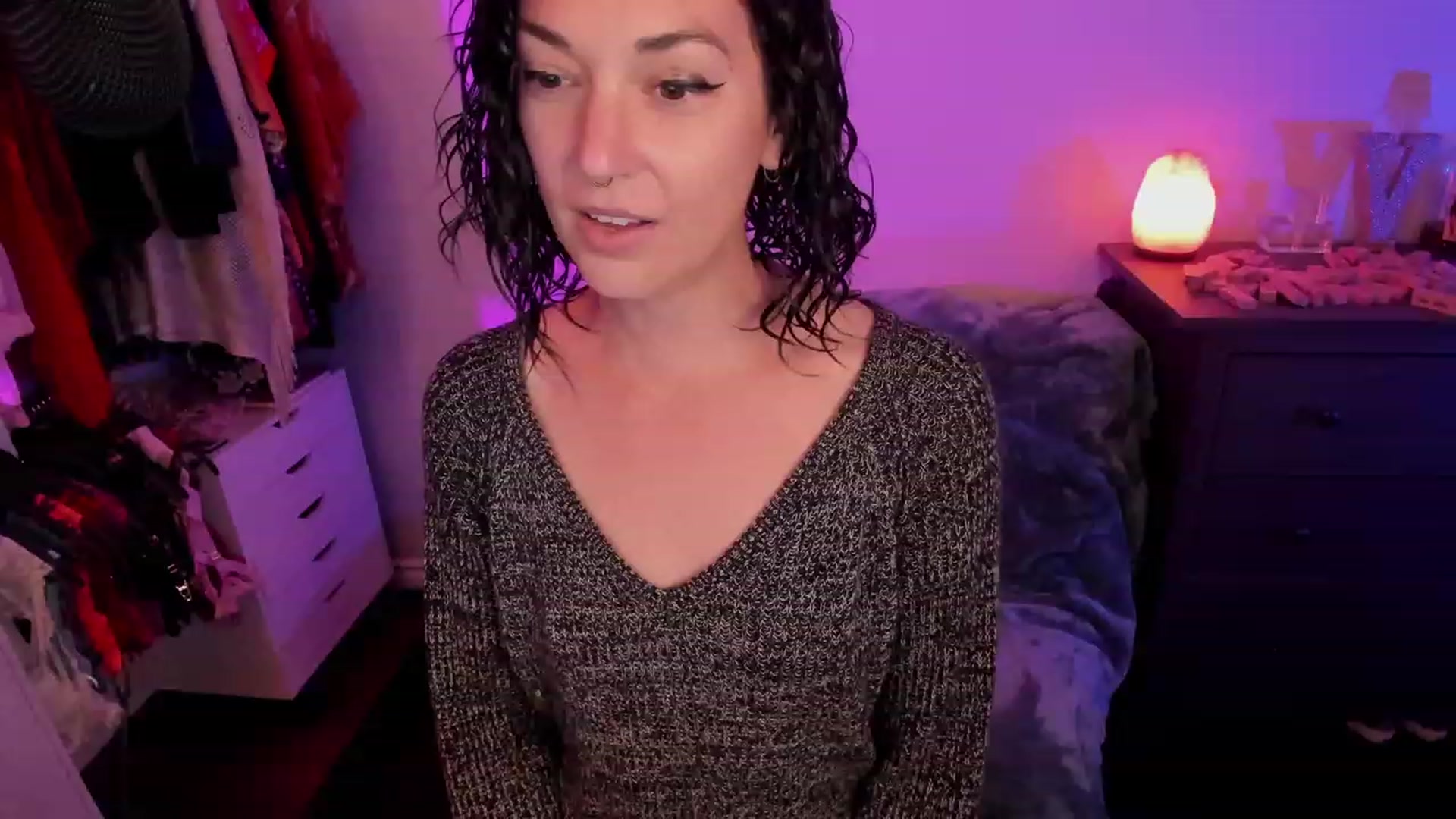 Gallery image thumbnail from savvyv's myfreecams stream on, 11/23/2022, 03:02 image 6 of 20