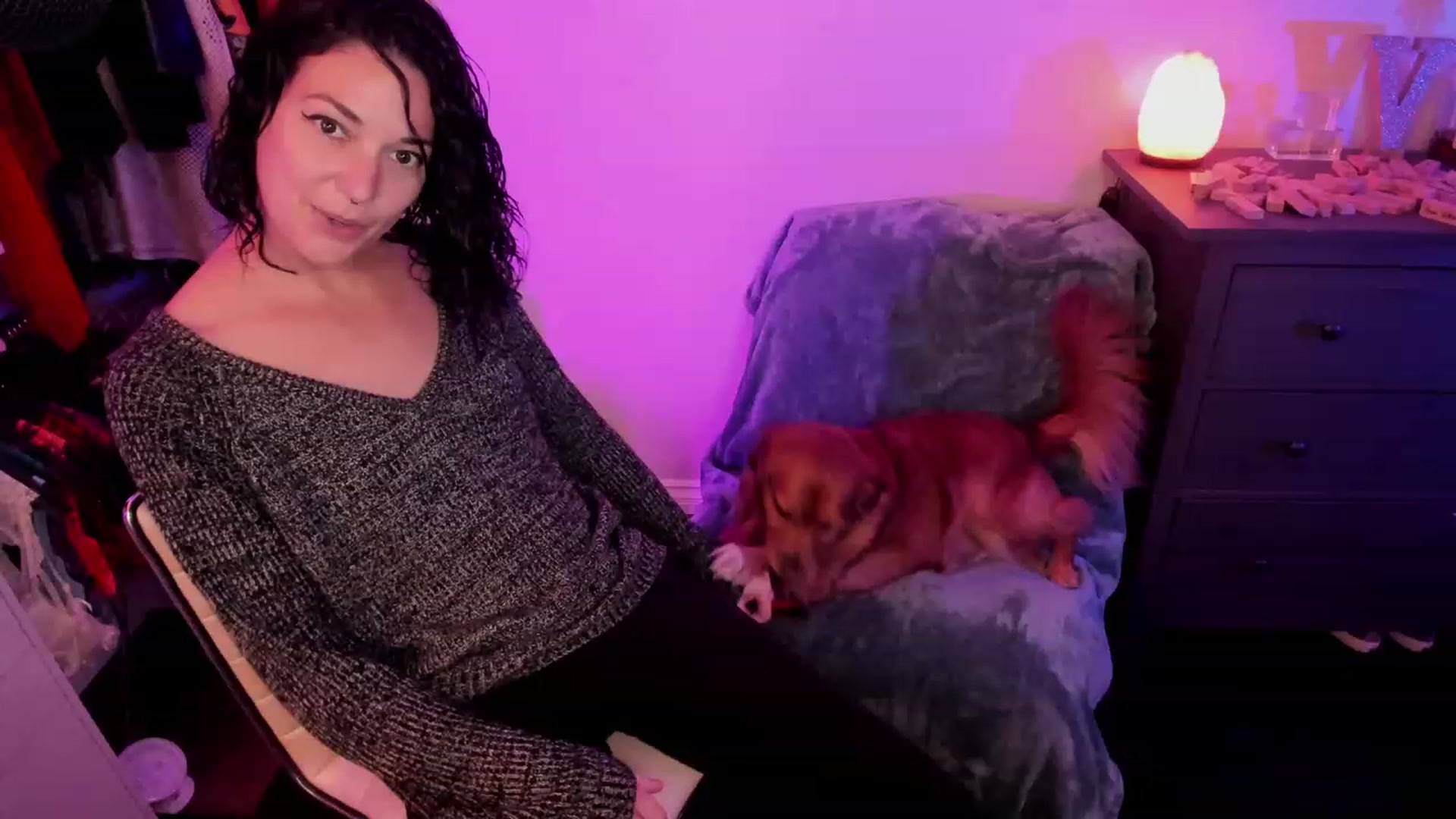 Gallery image thumbnail from savvyv's myfreecams stream on, 11/23/2022, 03:02 image 11 of 20