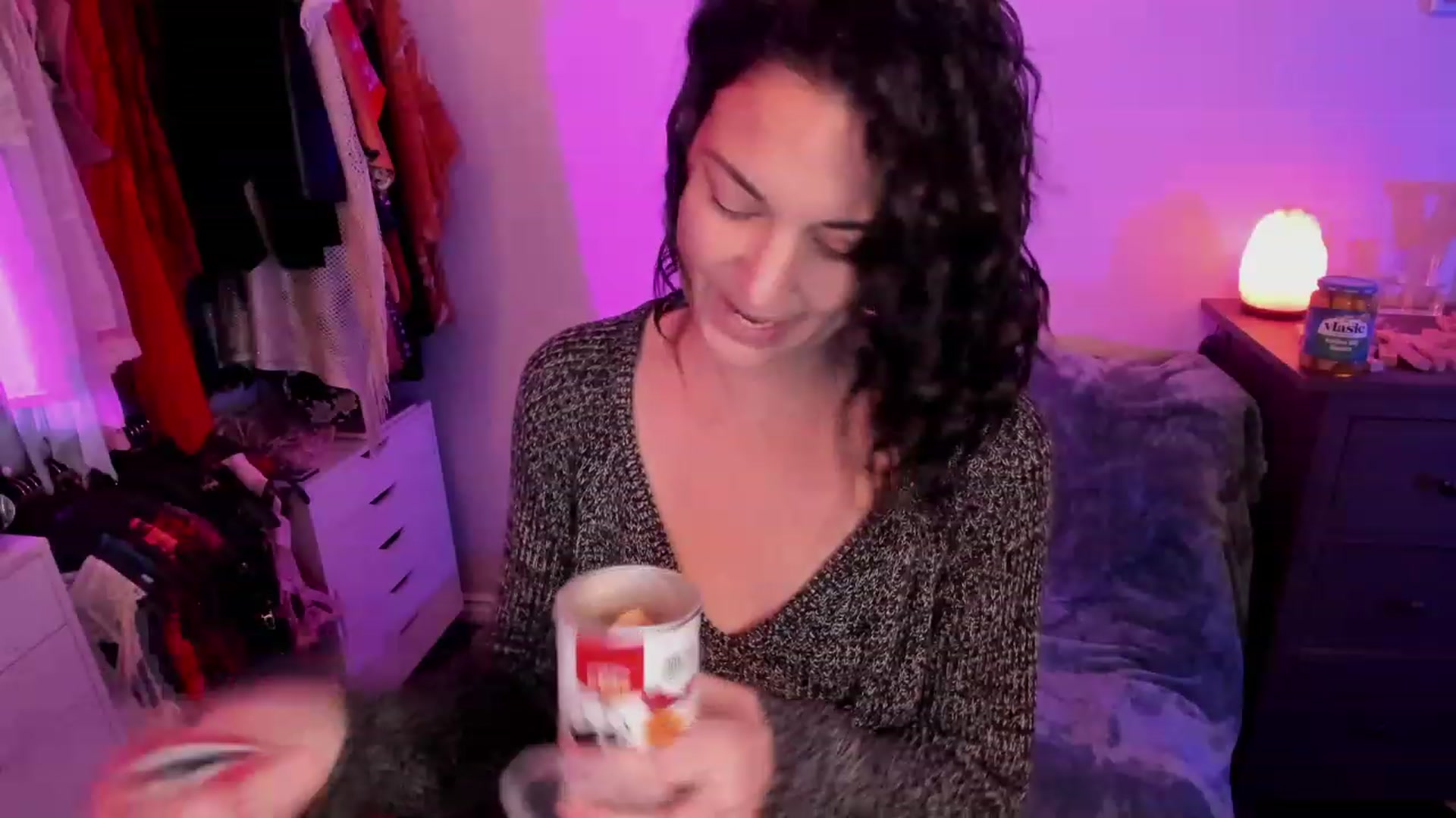 Gallery image thumbnail from savvyv's myfreecams stream on, 11/23/2022, 03:41 image 5 of 20