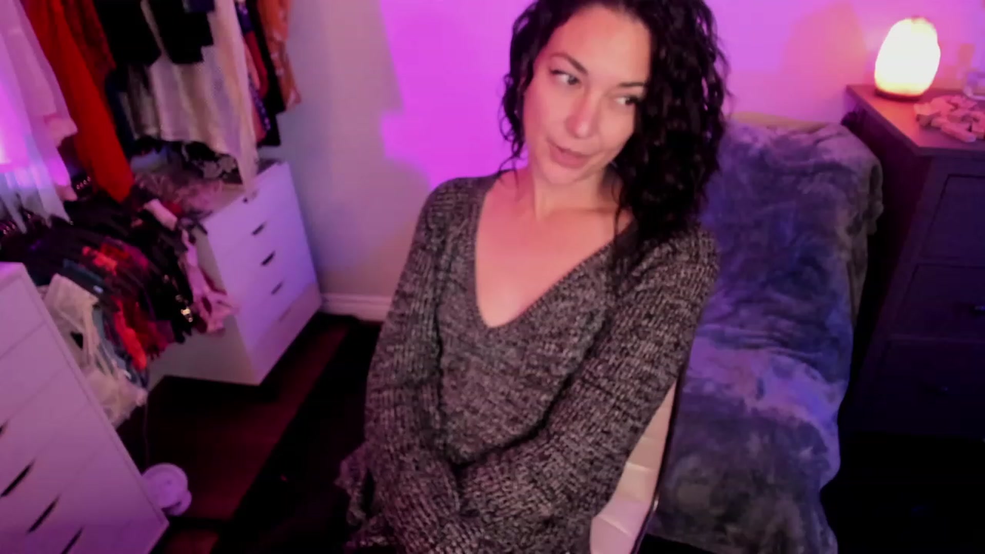 Gallery image thumbnail from savvyv's myfreecams stream on, 11/23/2022, 03:41 image 16 of 20