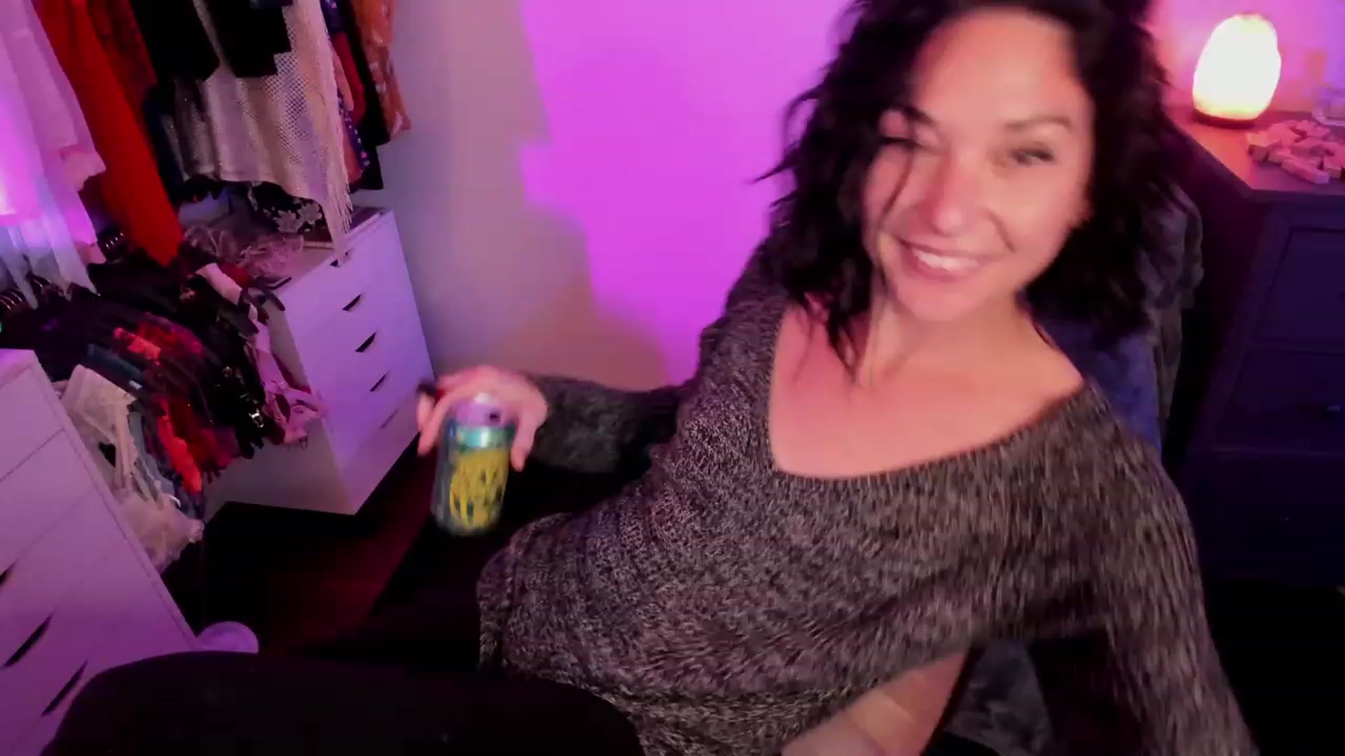 Gallery image thumbnail from savvyv's myfreecams stream on, 11/23/2022, 03:41 image 15 of 20