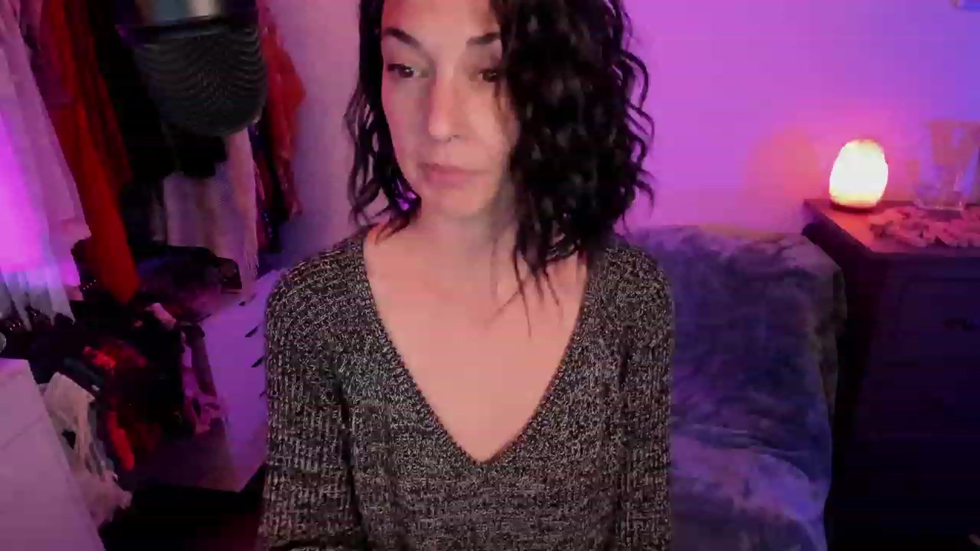 Gallery image thumbnail from savvyv's myfreecams stream on, 11/23/2022, 03:41 image 19 of 20