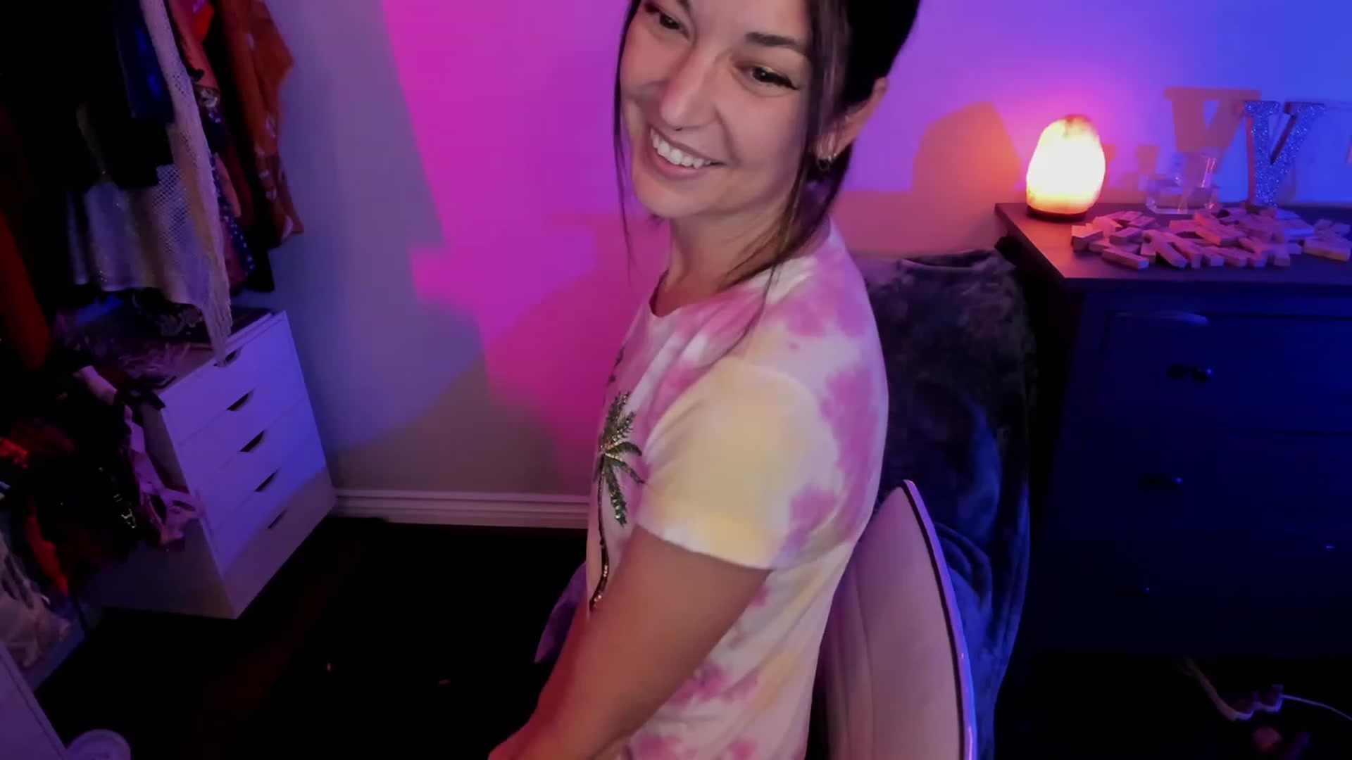 Gallery image thumbnail from savvyv's myfreecams stream on, 11/26/2022, 06:31 image 3 of 20