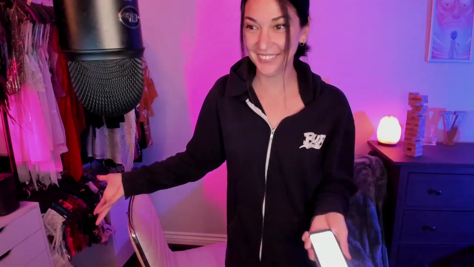 Gallery image thumbnail from savvyv's myfreecams stream on, 11/27/2022, 02:57 image 6 of 20