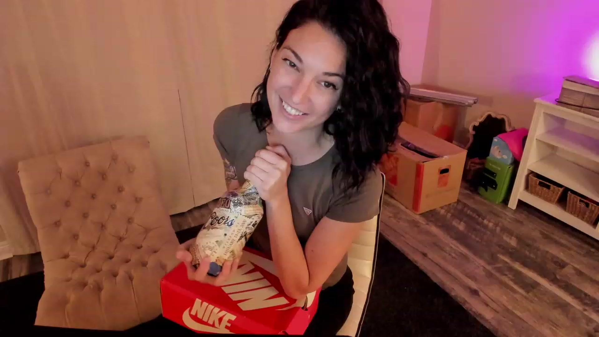 Gallery image thumbnail from savvyv's myfreecams stream on, 12/08/2022, 05:09 image 14 of 20