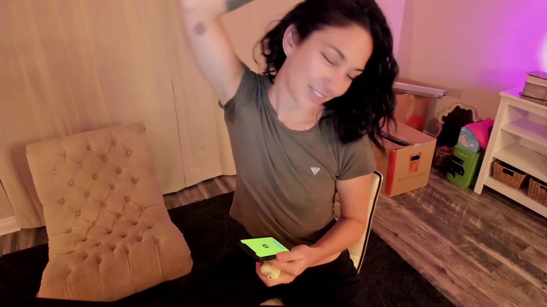Gallery image thumbnail from savvyv's myfreecams stream on, 12/08/2022, 05:09 image 12 of 20
