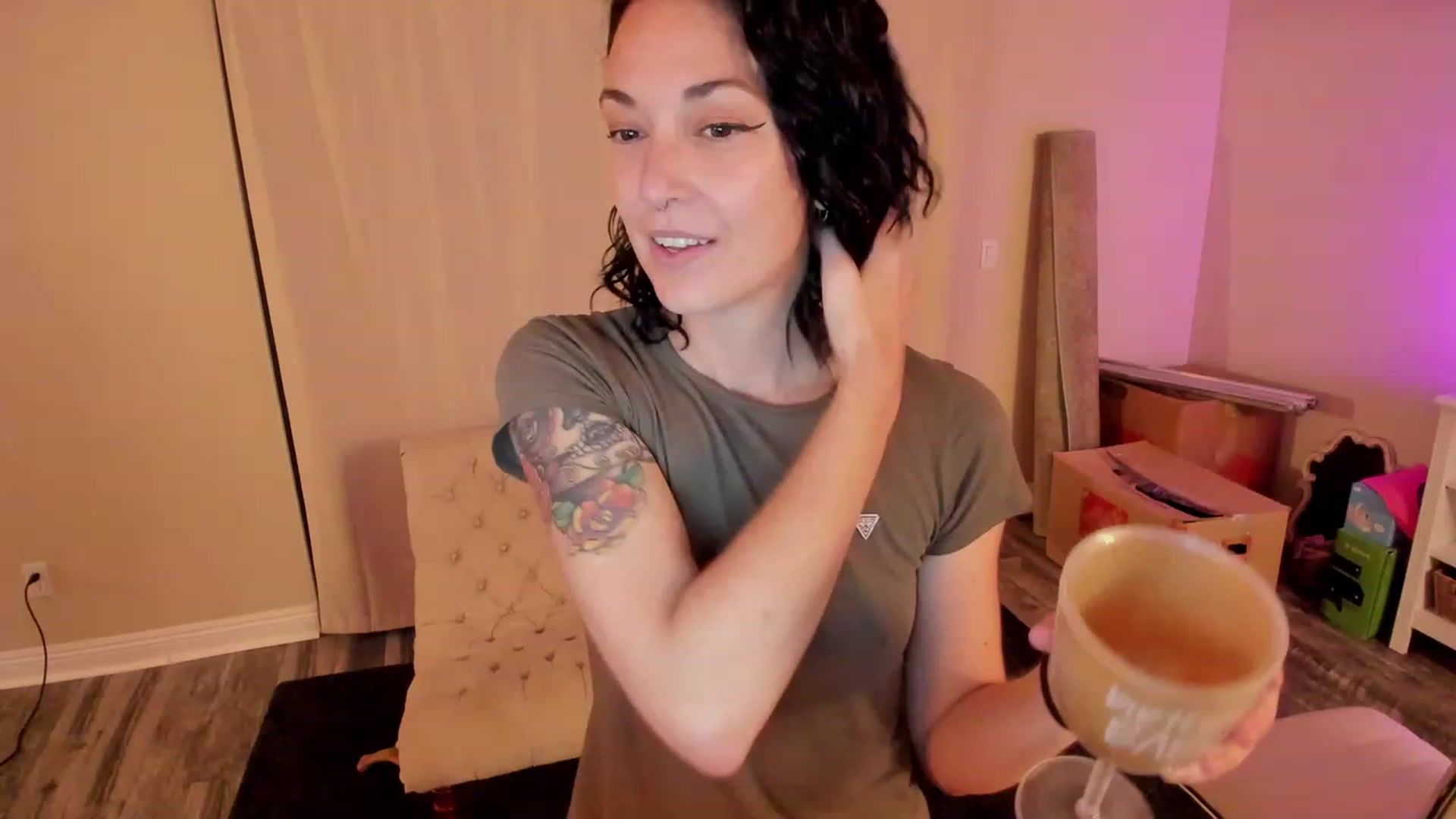 Gallery image thumbnail from savvyv's myfreecams stream on, 12/08/2022, 05:09 image 4 of 20
