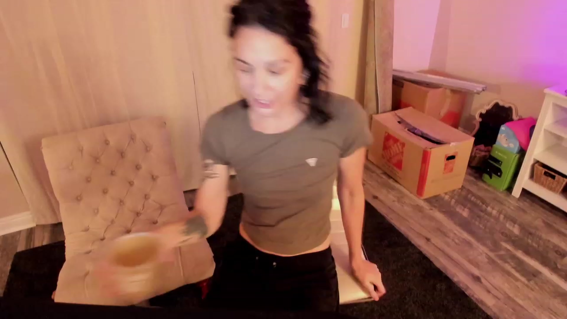 Gallery image thumbnail from savvyv's myfreecams stream on, 12/08/2022, 05:09 image 11 of 20