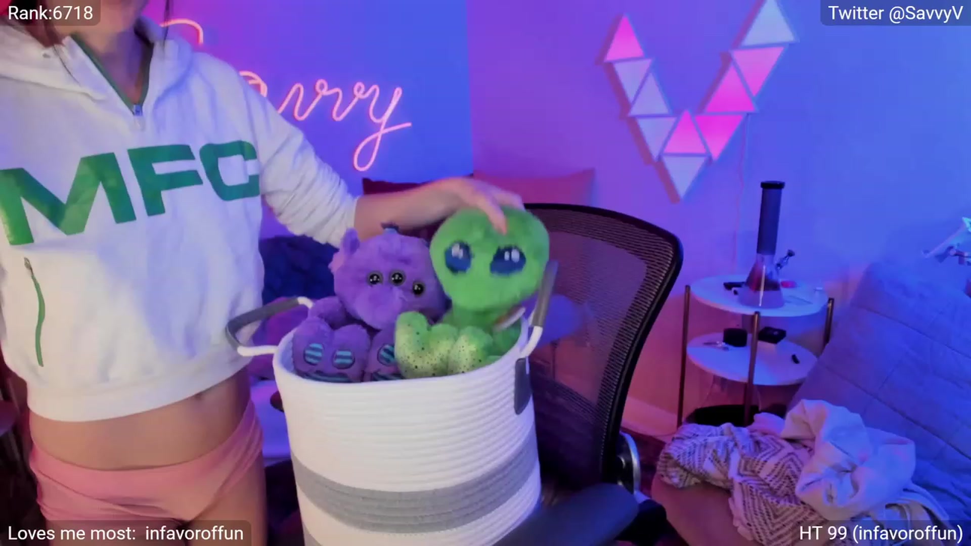 Gallery image thumbnail from savvyv's myfreecams stream on, 03/12/2023, 06:50 image 6 of 20