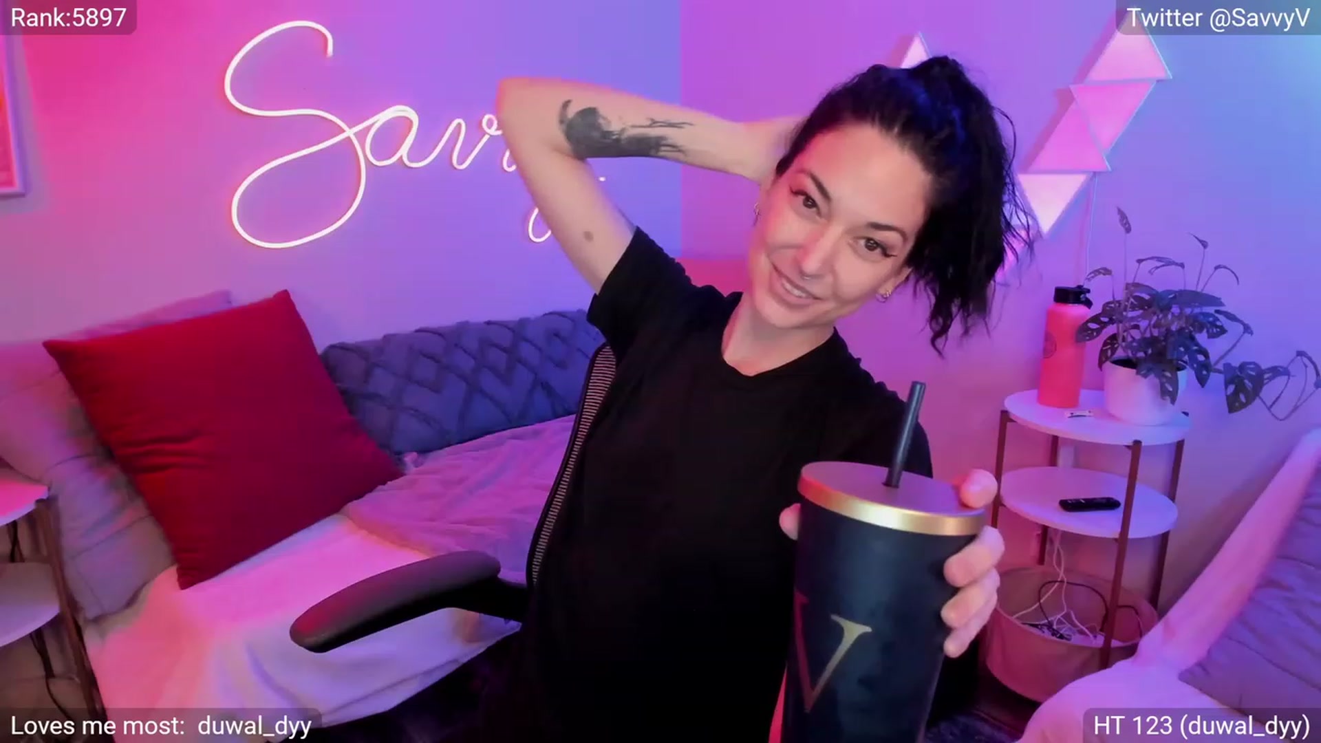 Gallery image thumbnail from savvyv's myfreecams stream on, 03/23/2023, 04:32 image 14 of 20