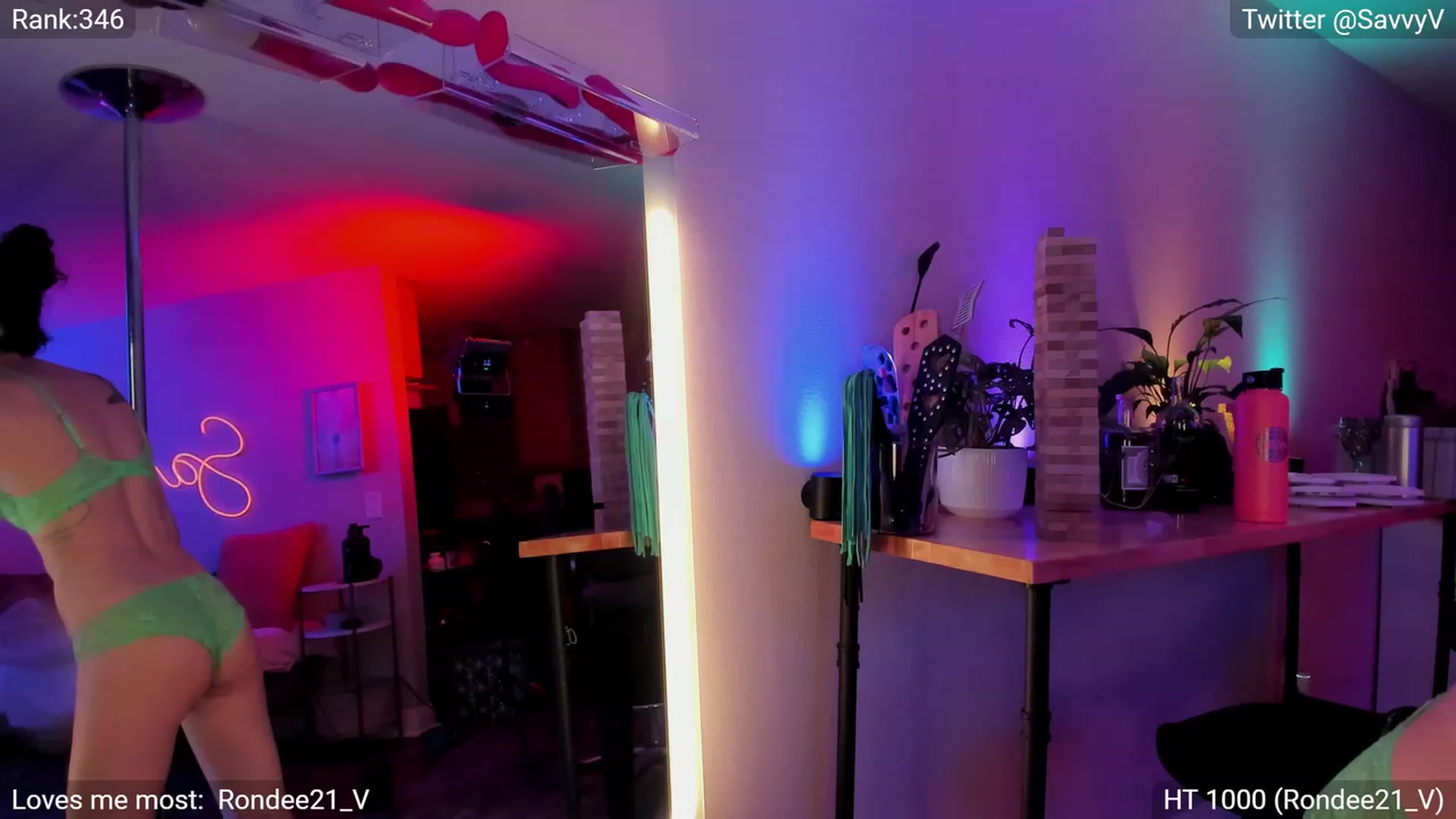 Gallery image thumbnail from savvyv's myfreecams stream on, 04/13/2023, 08:17 image 1 of 20