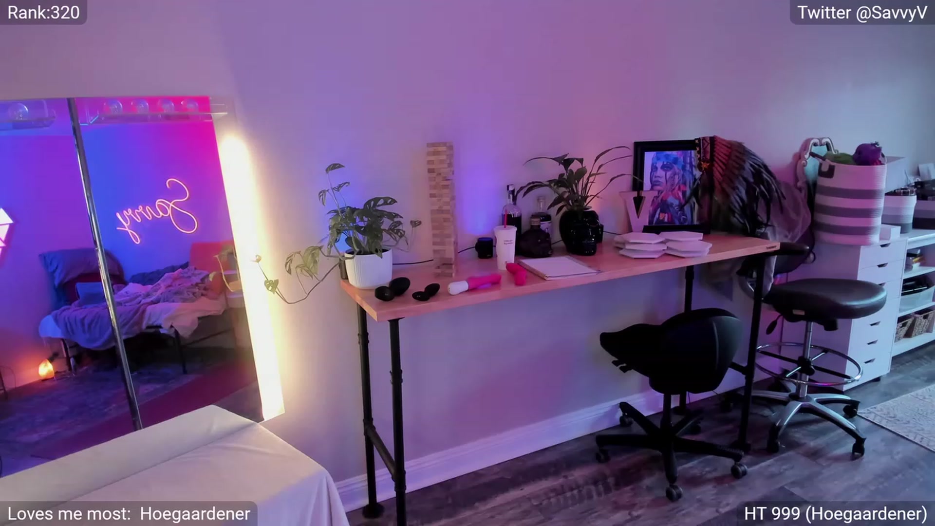 Gallery image thumbnail from savvyv's myfreecams stream on, 04/14/2023, 01:18 image 10 of 20