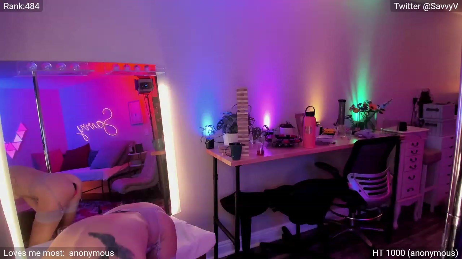 Gallery image thumbnail from savvyv's myfreecams stream on, 04/25/2023, 08:33 image 14 of 20