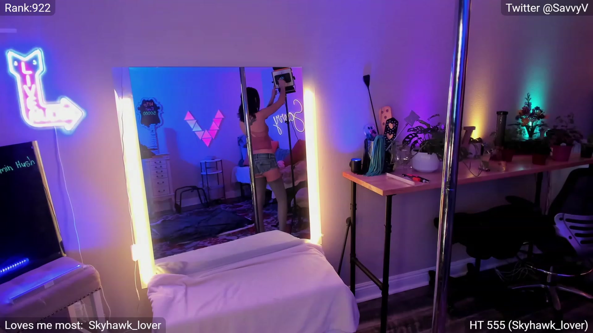 Gallery image thumbnail from savvyv's myfreecams stream on, 05/12/2023, 07:25 image 17 of 20