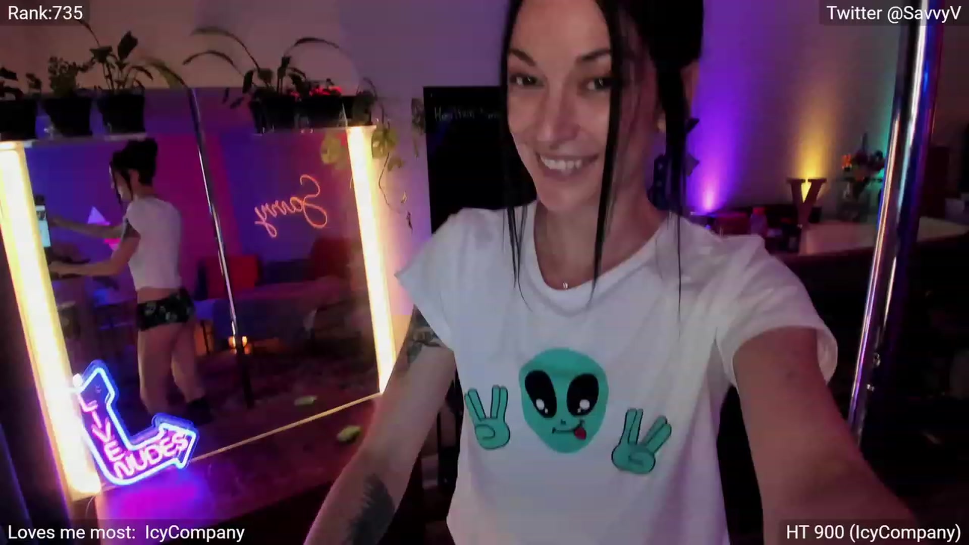 Gallery image thumbnail from savvyv's myfreecams stream on, 06/02/2023, 06:44 image 10 of 20