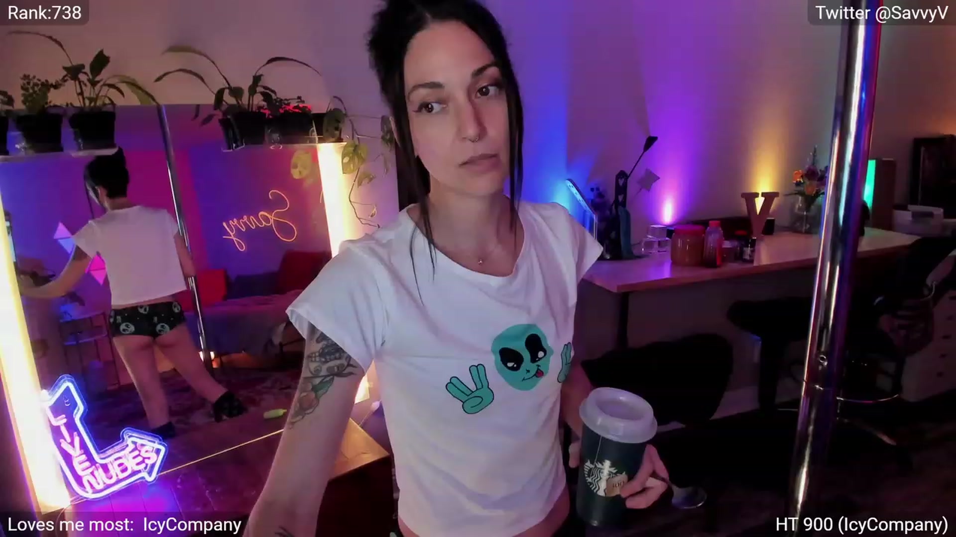 Gallery image thumbnail from savvyv's myfreecams stream on, 06/02/2023, 06:44 image 13 of 20