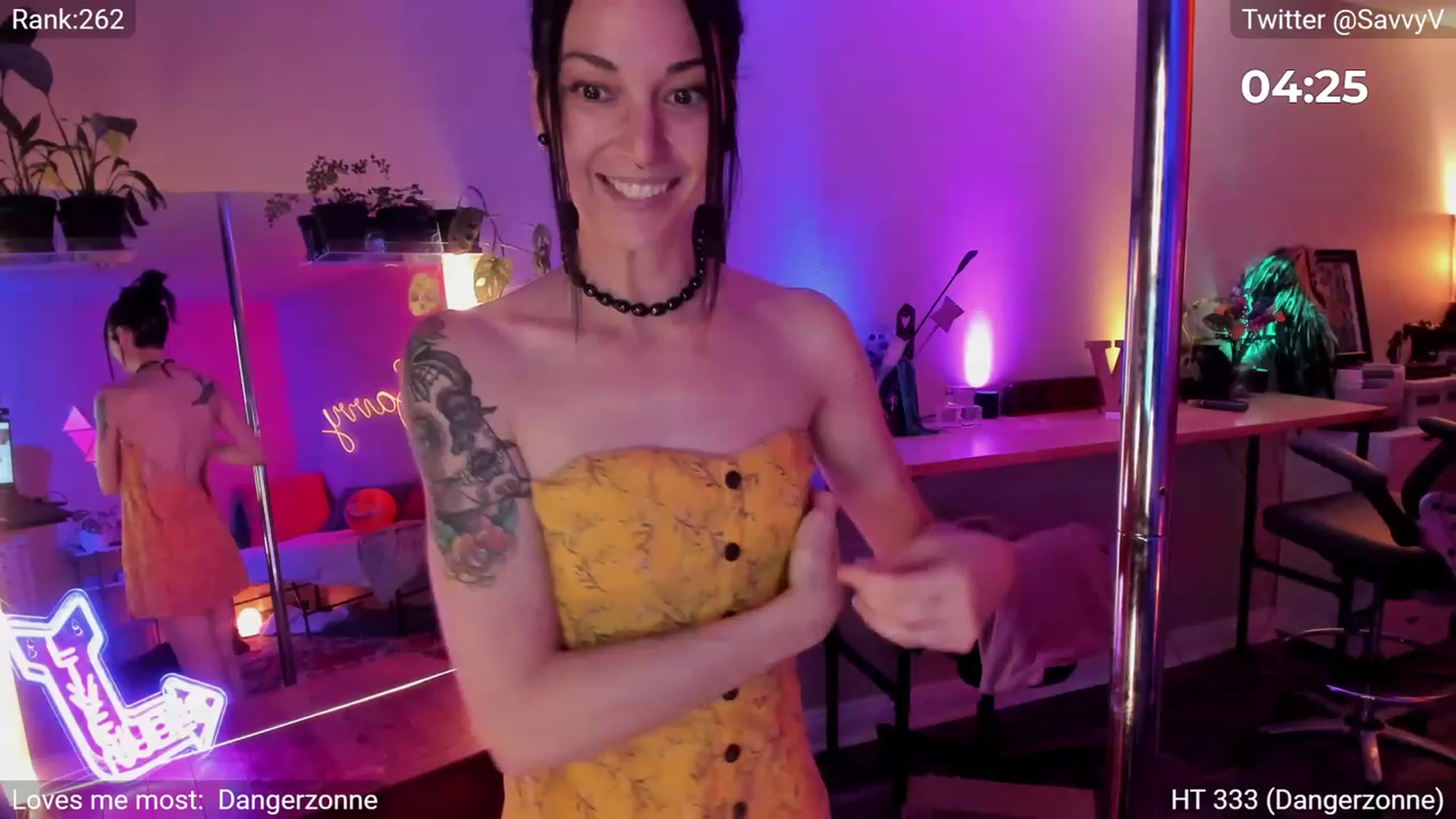 Gallery image thumbnail from savvyv's myfreecams stream on, 06/06/2023, 07:36 image 18 of 20