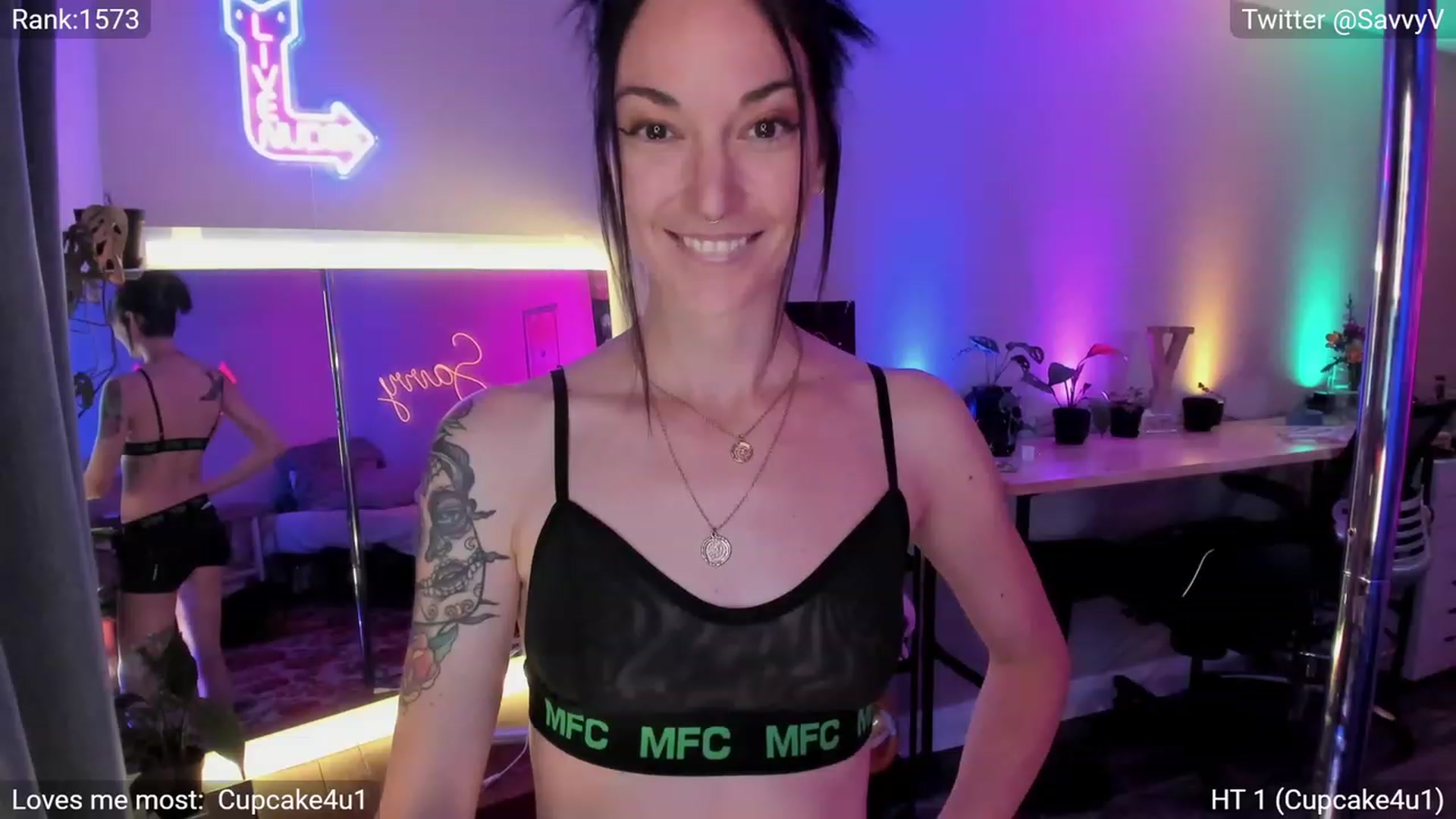 Gallery image thumbnail from savvyv's myfreecams stream on, 06/27/2023, 02:46 image 8 of 20