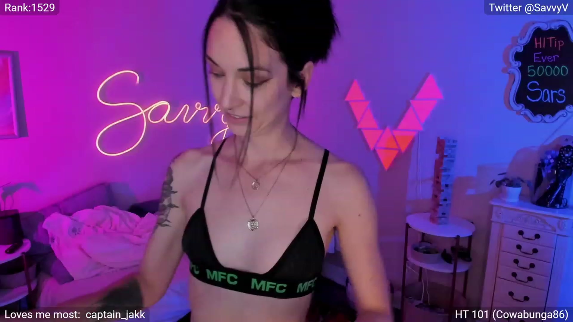 Gallery image thumbnail from savvyv's myfreecams stream on, 06/27/2023, 03:40 image 18 of 20