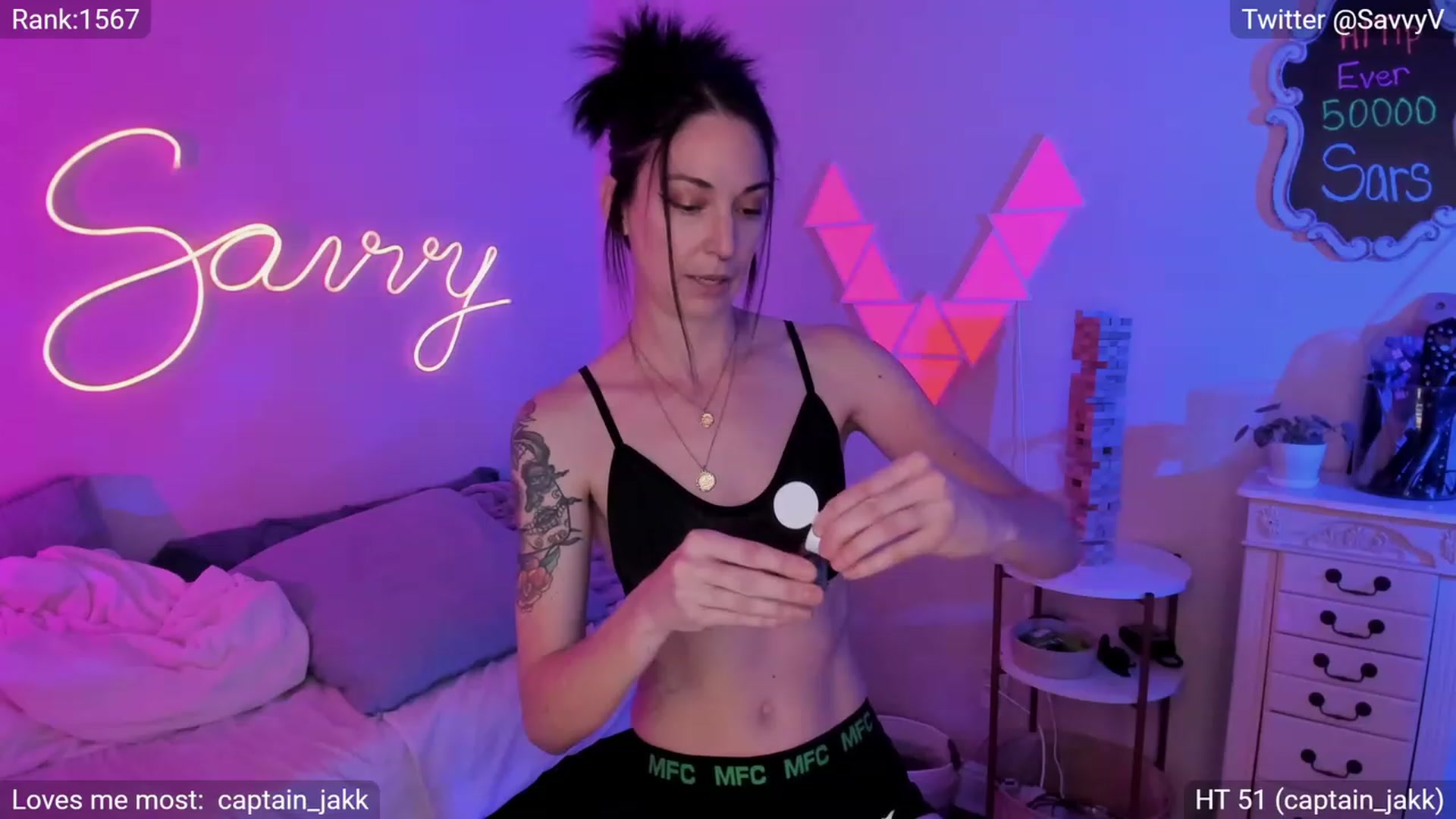 Gallery image thumbnail from savvyv's myfreecams stream on, 06/27/2023, 03:40 image 4 of 20