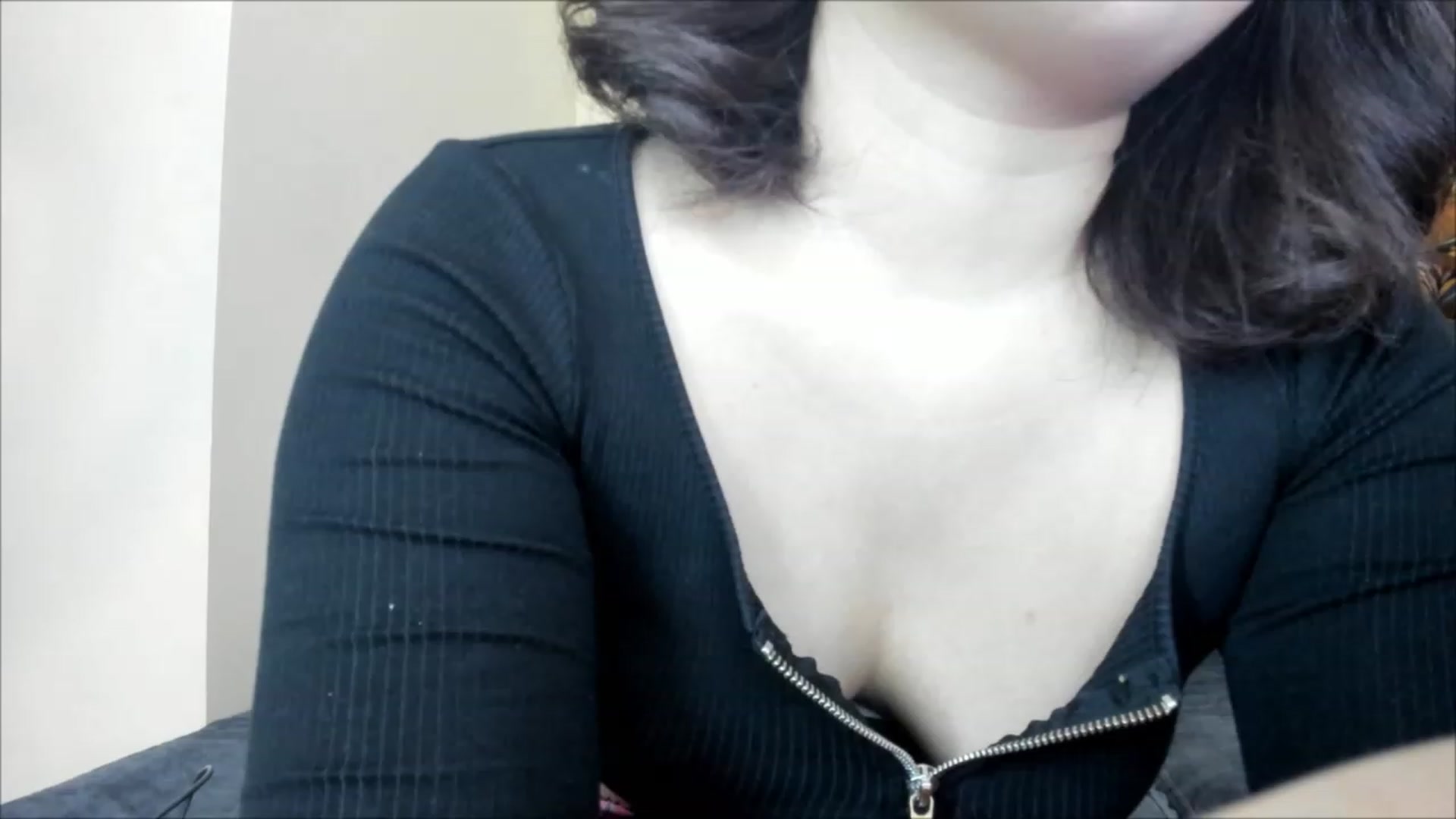 Gallery image thumbnail from sayshi_lee's myfreecams stream on, 03/28/2023, 24:40 image 14 of 20