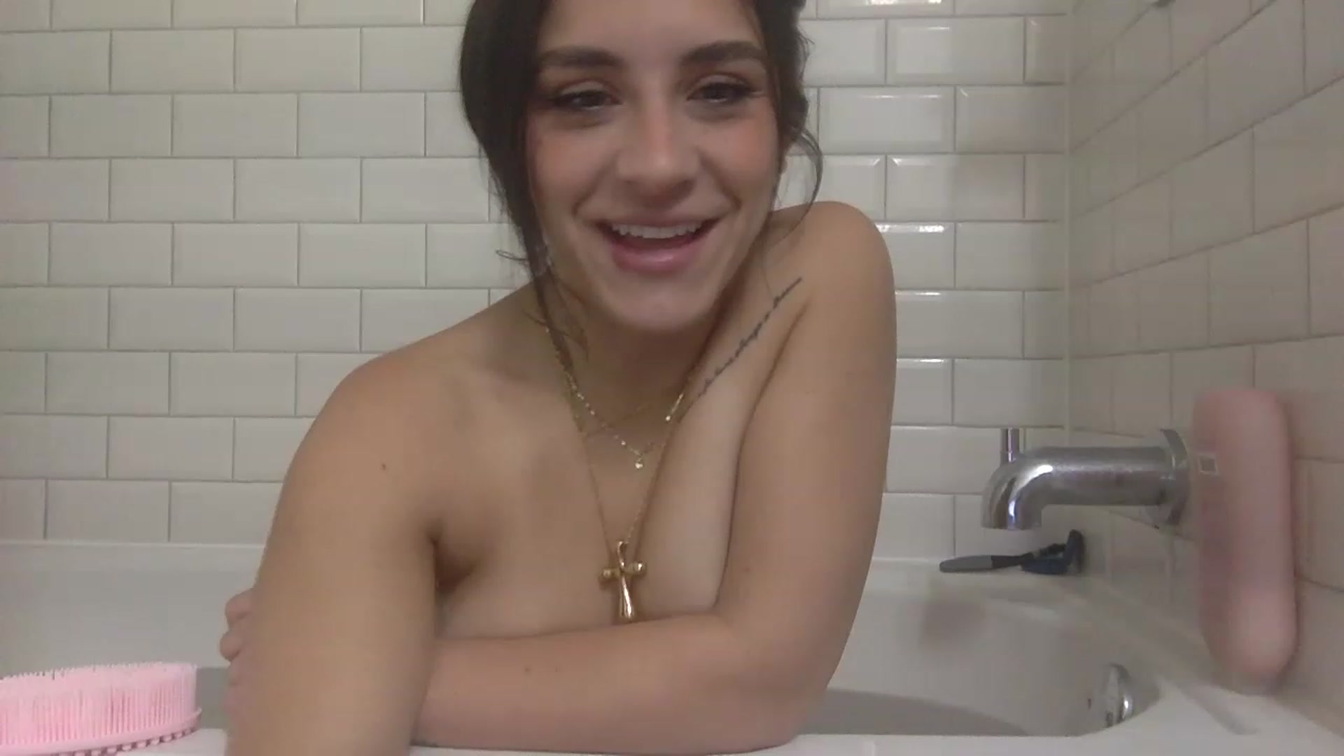 Gallery image thumbnail from scarletbaby2's myfreecams stream on, 03/08/2023, 19:24 image 18 of 20