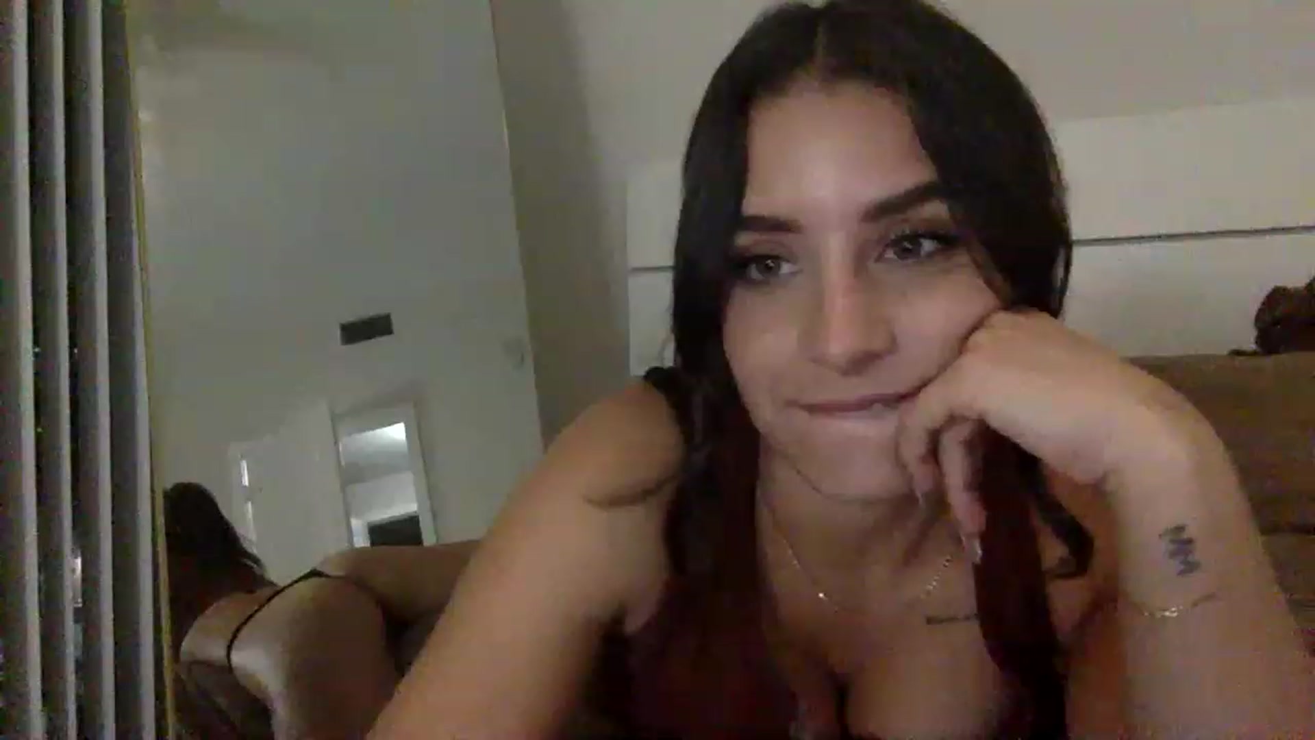 Gallery image thumbnail from scarletbaby2's myfreecams stream on, 03/11/2023, 24:35 image 4 of 20