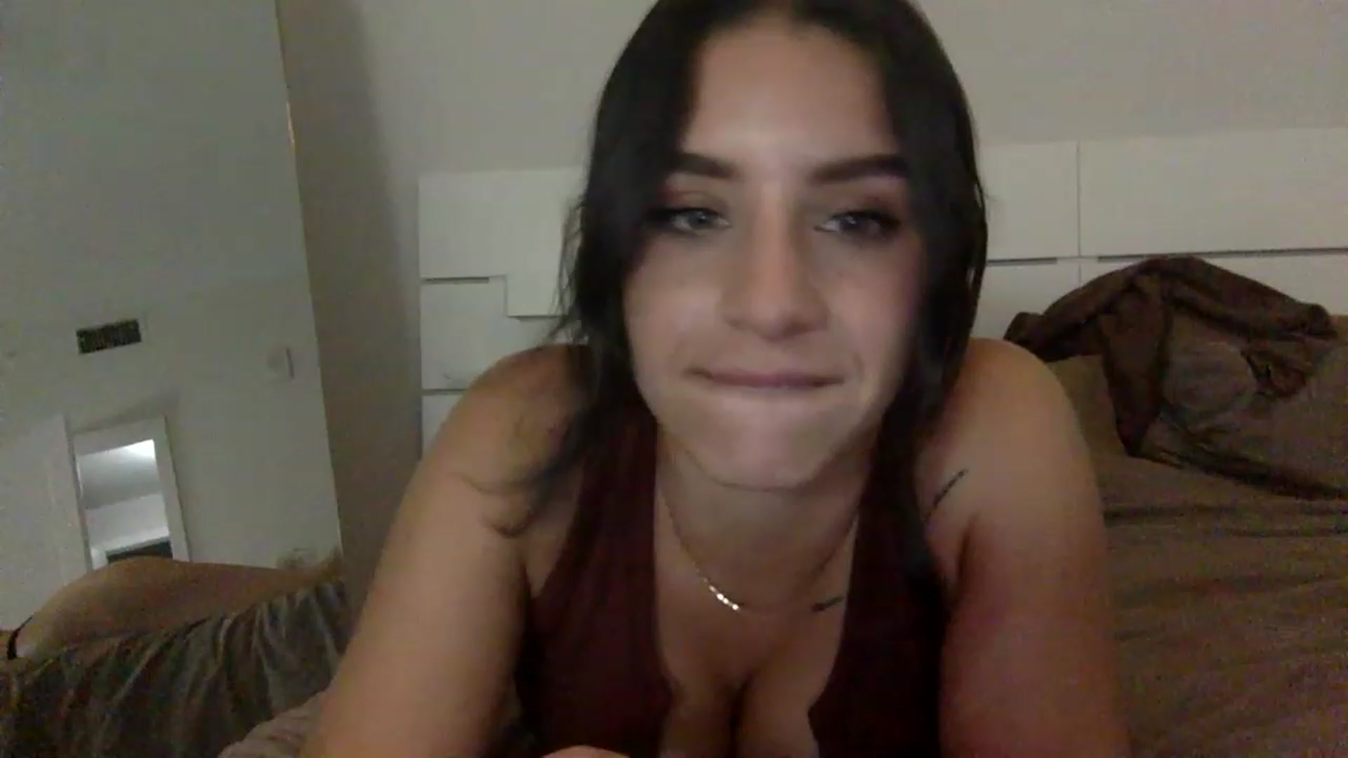 Gallery image thumbnail from scarletbaby2's myfreecams stream on, 03/11/2023, 24:35 image 13 of 20