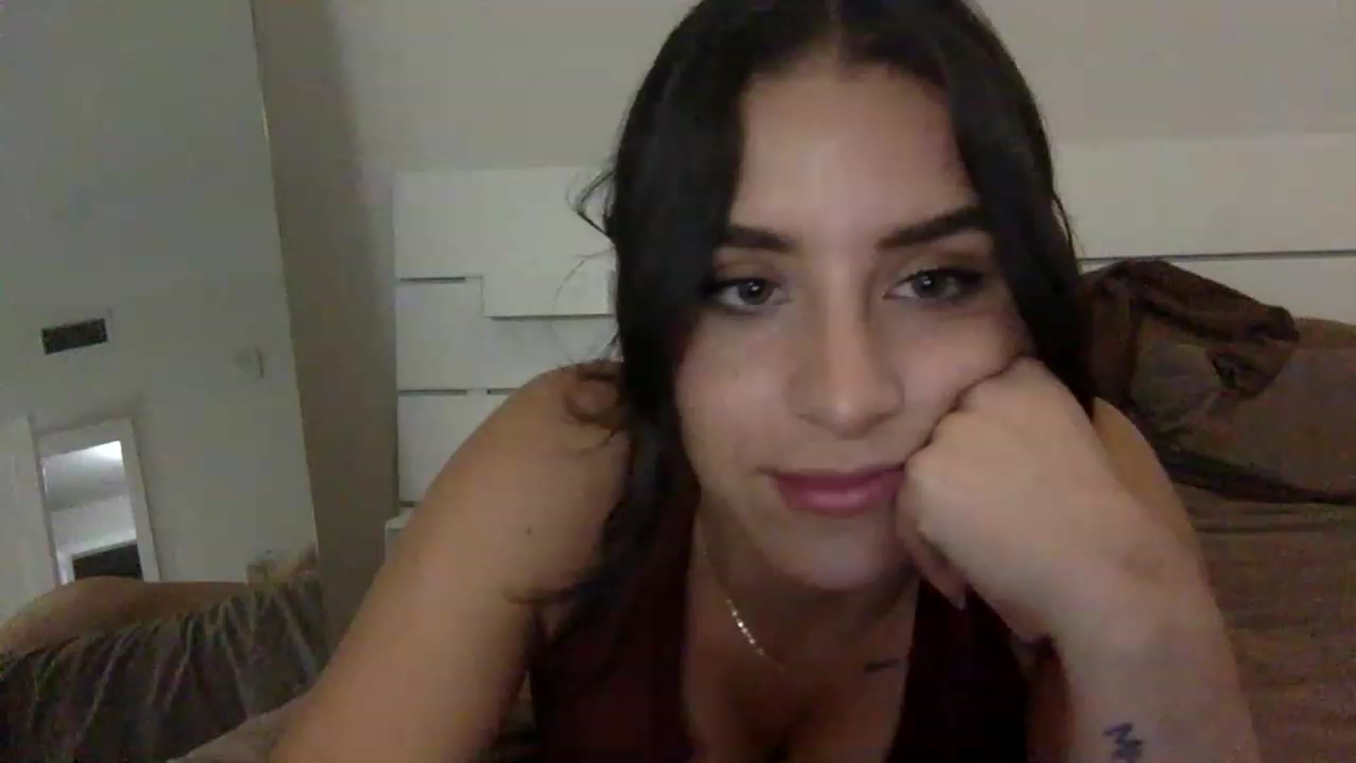 Gallery image thumbnail from scarletbaby2's myfreecams stream on, 03/11/2023, 24:48 image 16 of 20