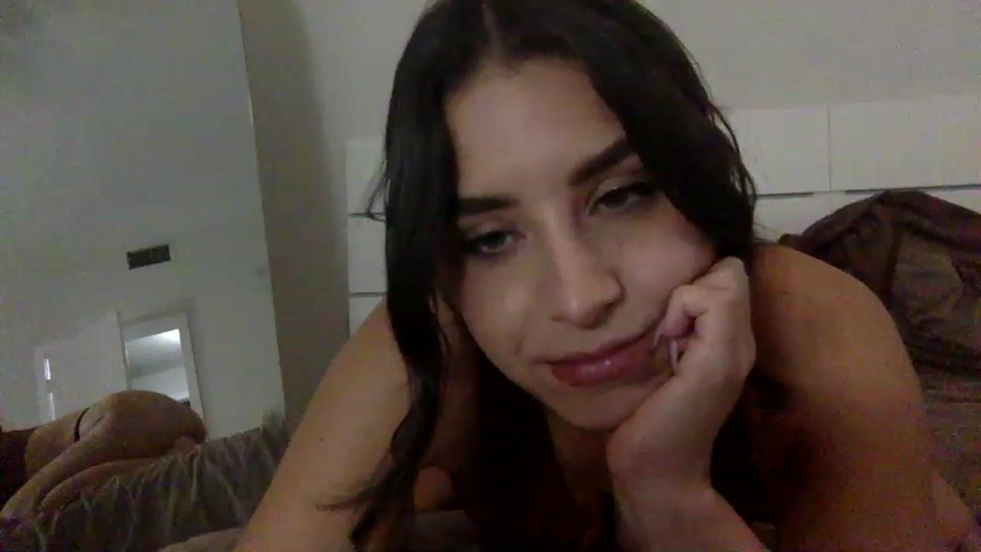 Gallery image thumbnail from scarletbaby2's myfreecams stream on, 03/11/2023, 24:48 image 17 of 20