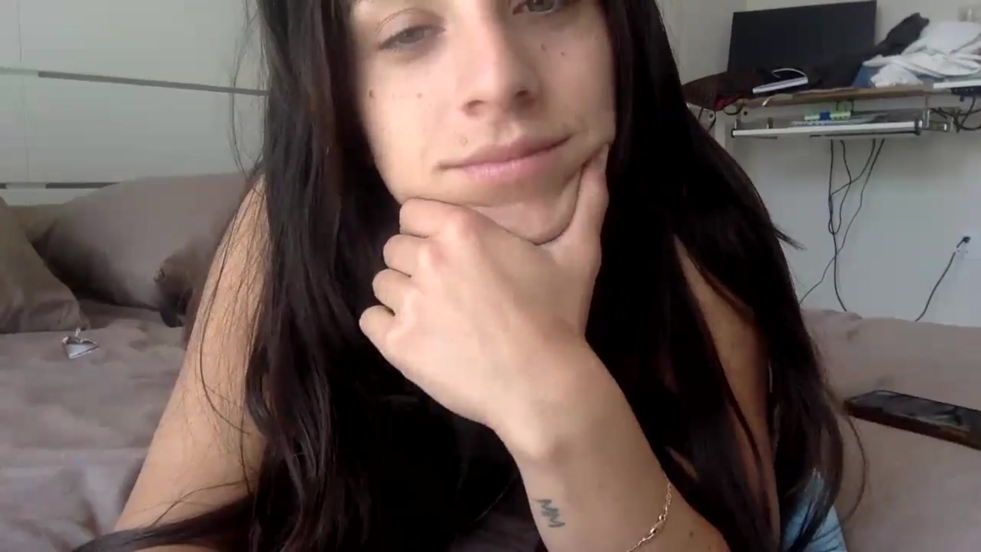 Gallery image thumbnail from scarletbaby2's myfreecams stream on, 05/07/2024, 17:12 image 11 of 20