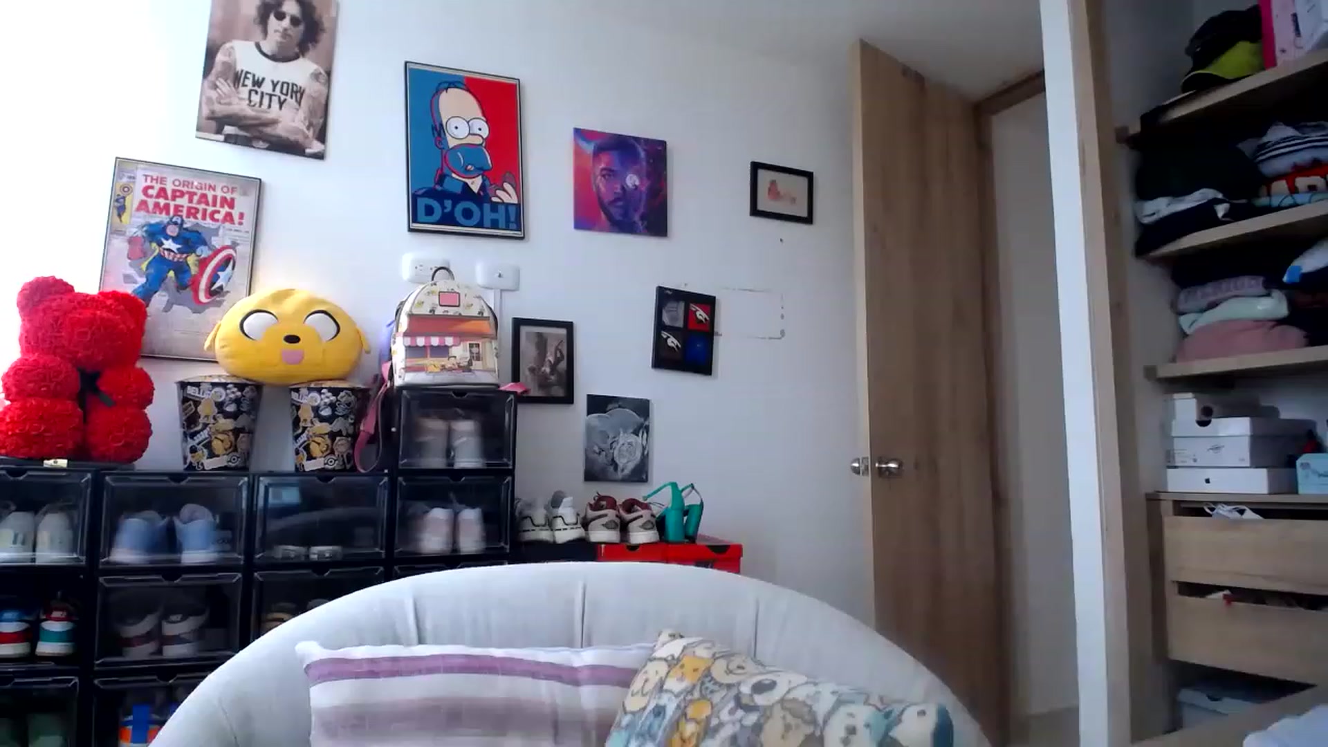 Gallery image thumbnail from scarletdoll_'s myfreecams stream on, 06/26/2023, 17:34 image 2 of 20