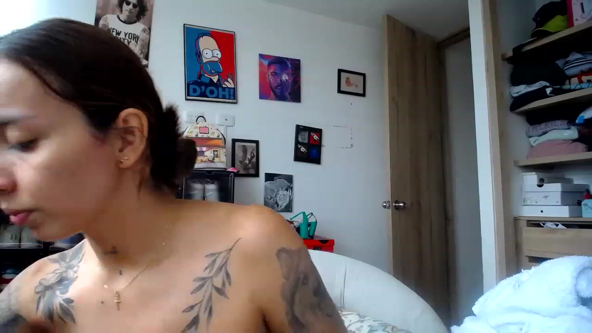 Gallery image thumbnail from scarletdoll_'s myfreecams stream on, 06/26/2023, 17:34 image 3 of 20