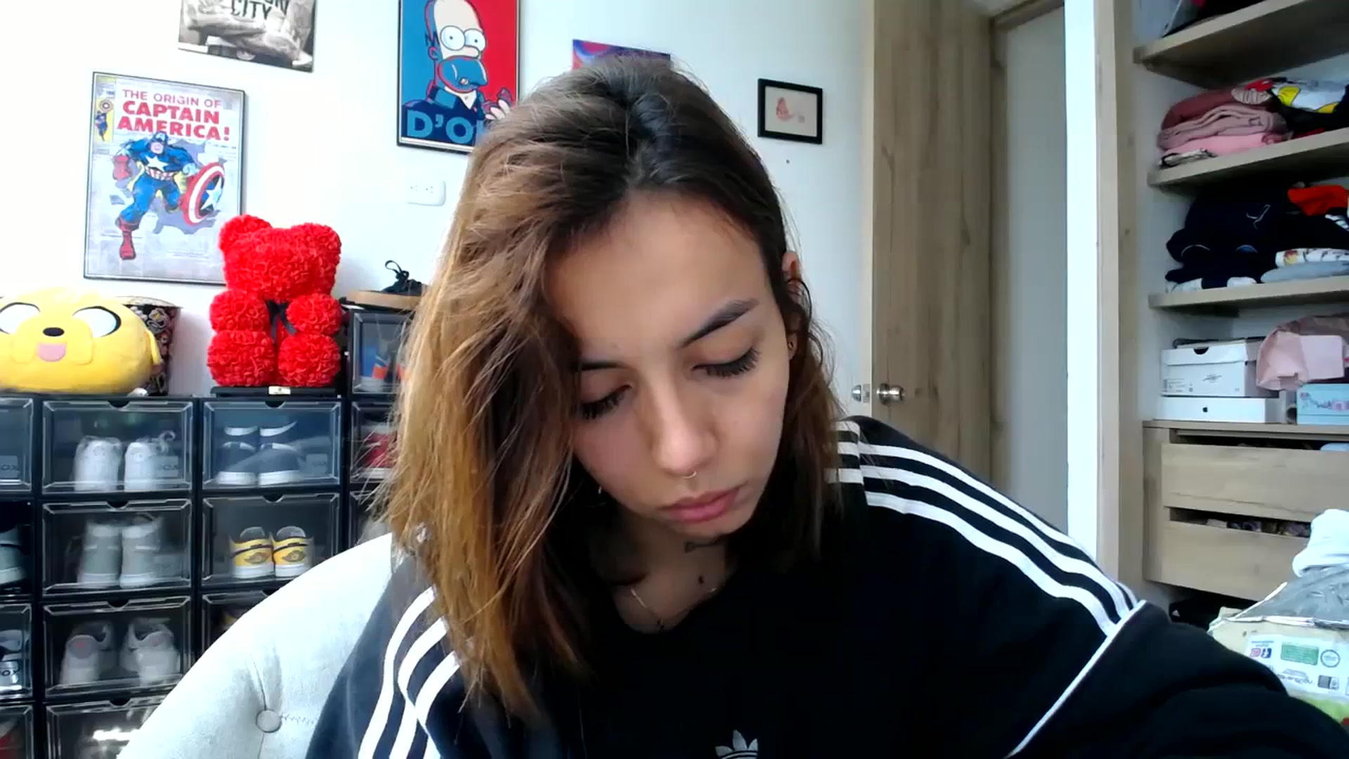 Gallery image thumbnail from scarletdoll_'s myfreecams stream on, 04/05/2024, 18:27 image 10 of 20