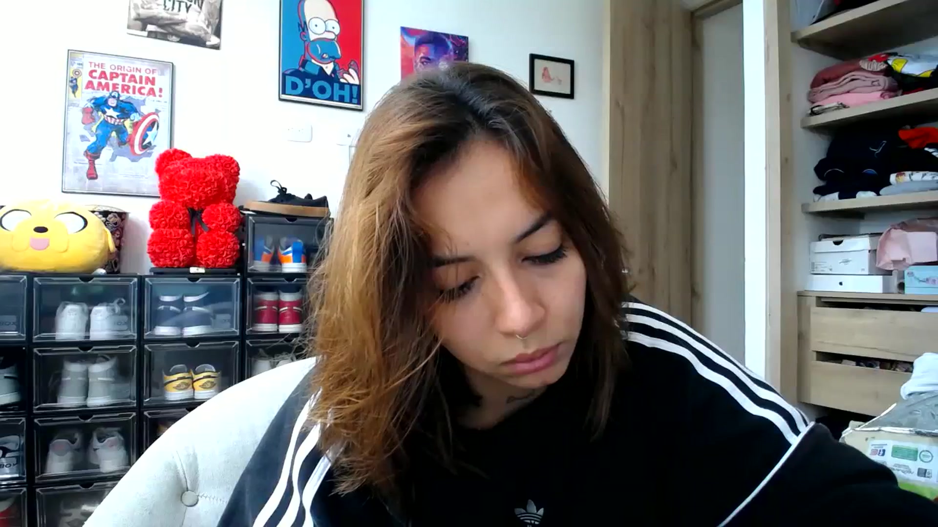 Gallery image thumbnail from scarletdoll_'s myfreecams stream on, 04/05/2024, 18:27 image 13 of 20