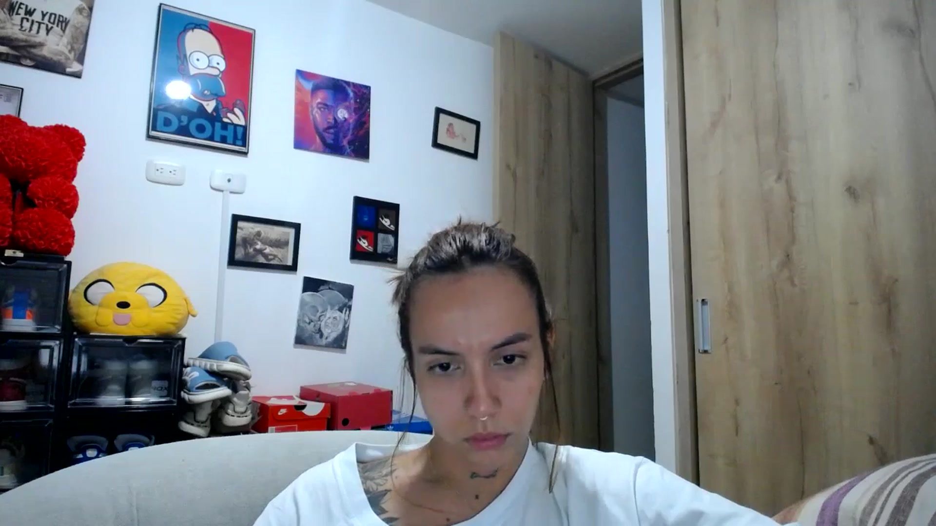 Gallery image thumbnail from scarletdoll_'s myfreecams stream on, 05/03/2024, 02:18 image 18 of 20