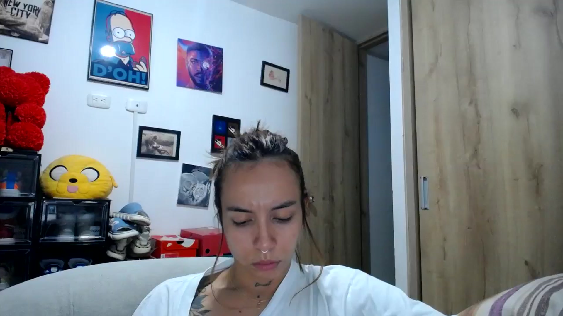 Gallery image thumbnail from scarletdoll_'s myfreecams stream on, 05/03/2024, 02:18 image 5 of 20