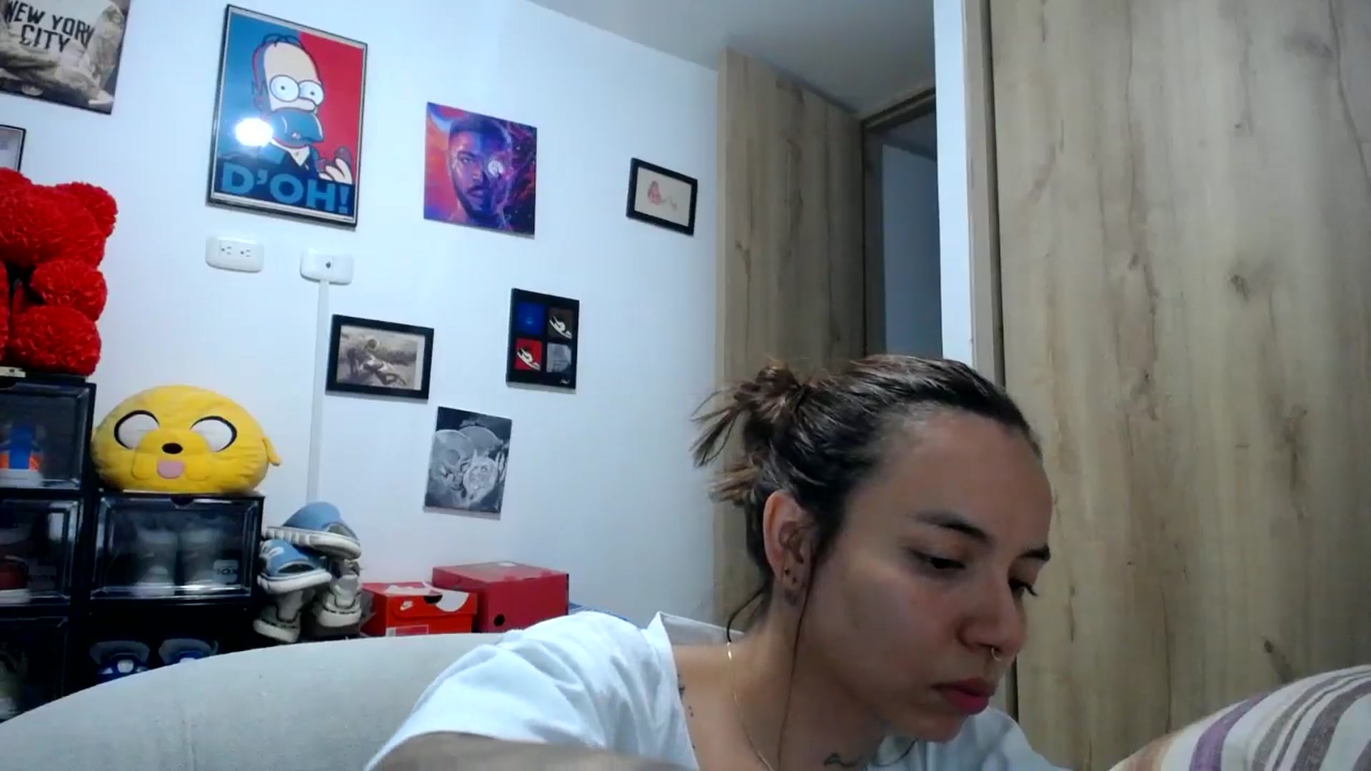 Gallery image thumbnail from scarletdoll_'s myfreecams stream on, 05/03/2024, 02:18 image 20 of 20