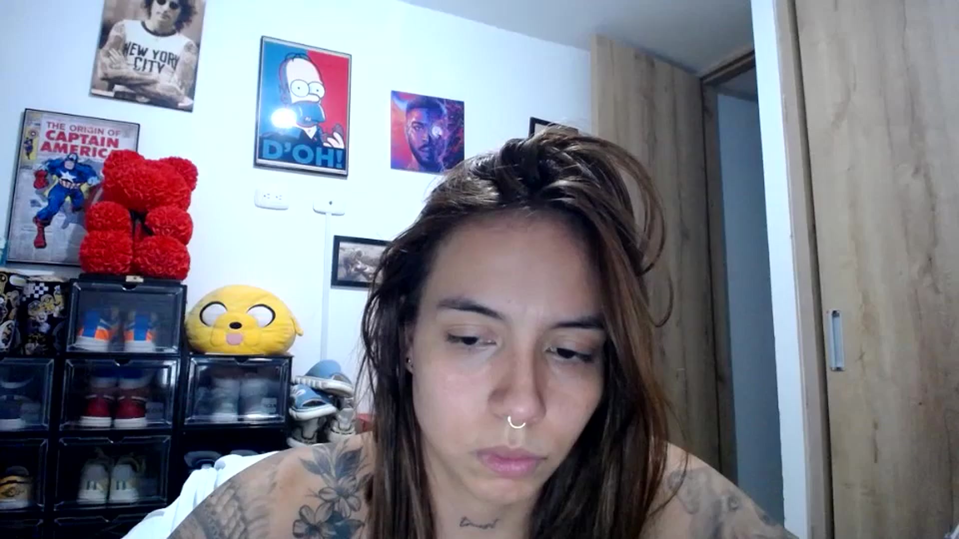 Gallery image thumbnail from scarletdoll_'s myfreecams stream on, 05/03/2024, 06:38 image 1 of 20