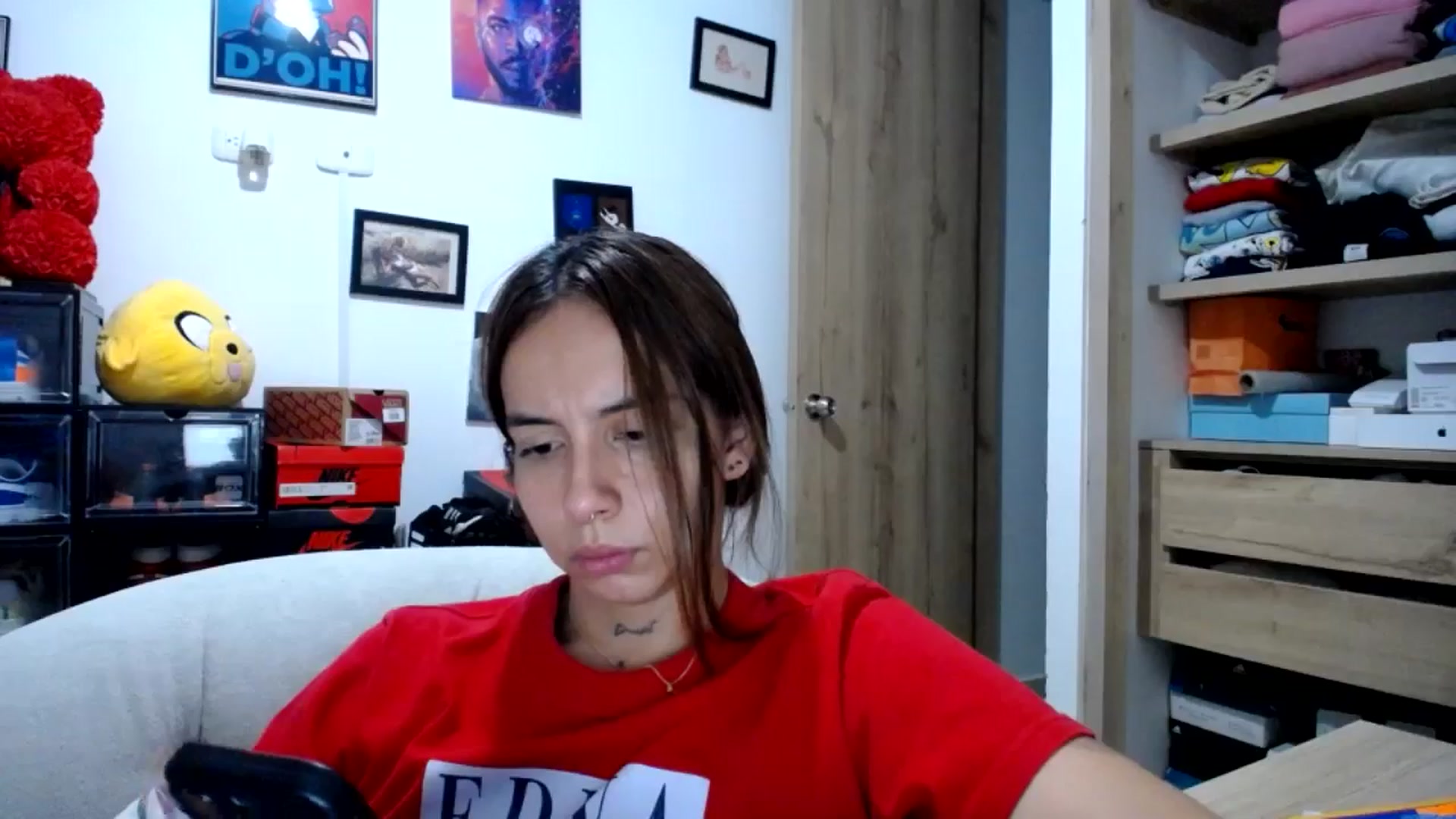 Gallery image thumbnail from scarletdoll_'s myfreecams stream on, 05/21/2024, 08:29 image 16 of 20
