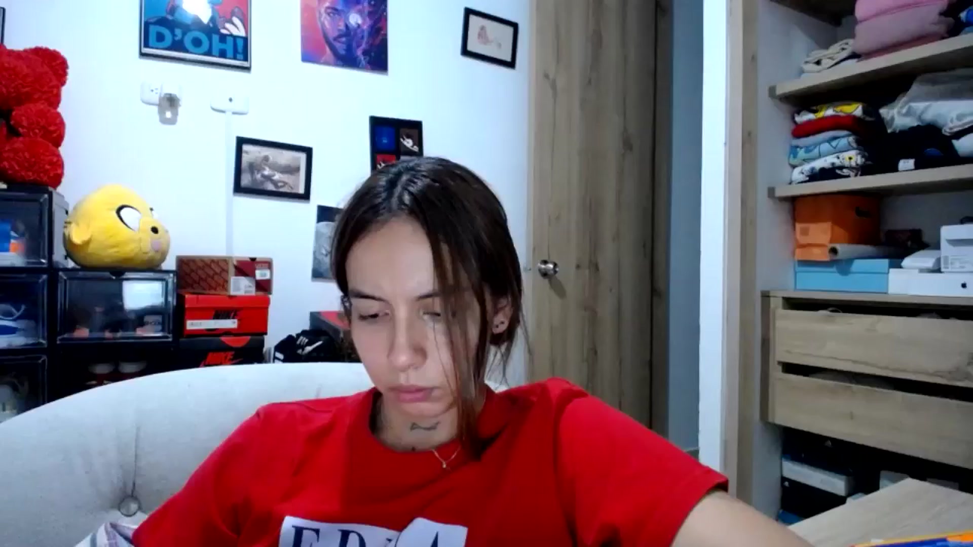Gallery image thumbnail from scarletdoll_'s myfreecams stream on, 05/21/2024, 08:29 image 17 of 20
