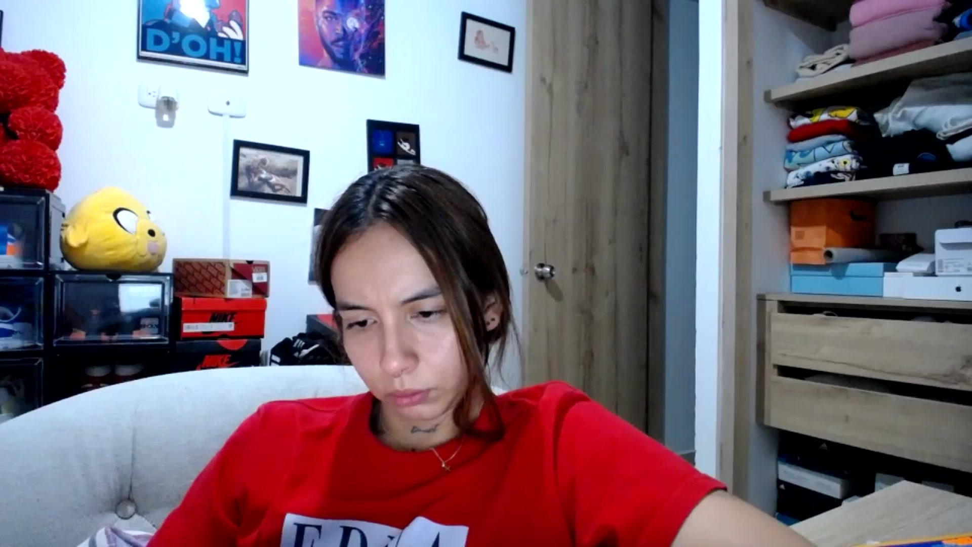 Gallery image thumbnail from scarletdoll_'s myfreecams stream on, 05/21/2024, 08:29 image 18 of 20