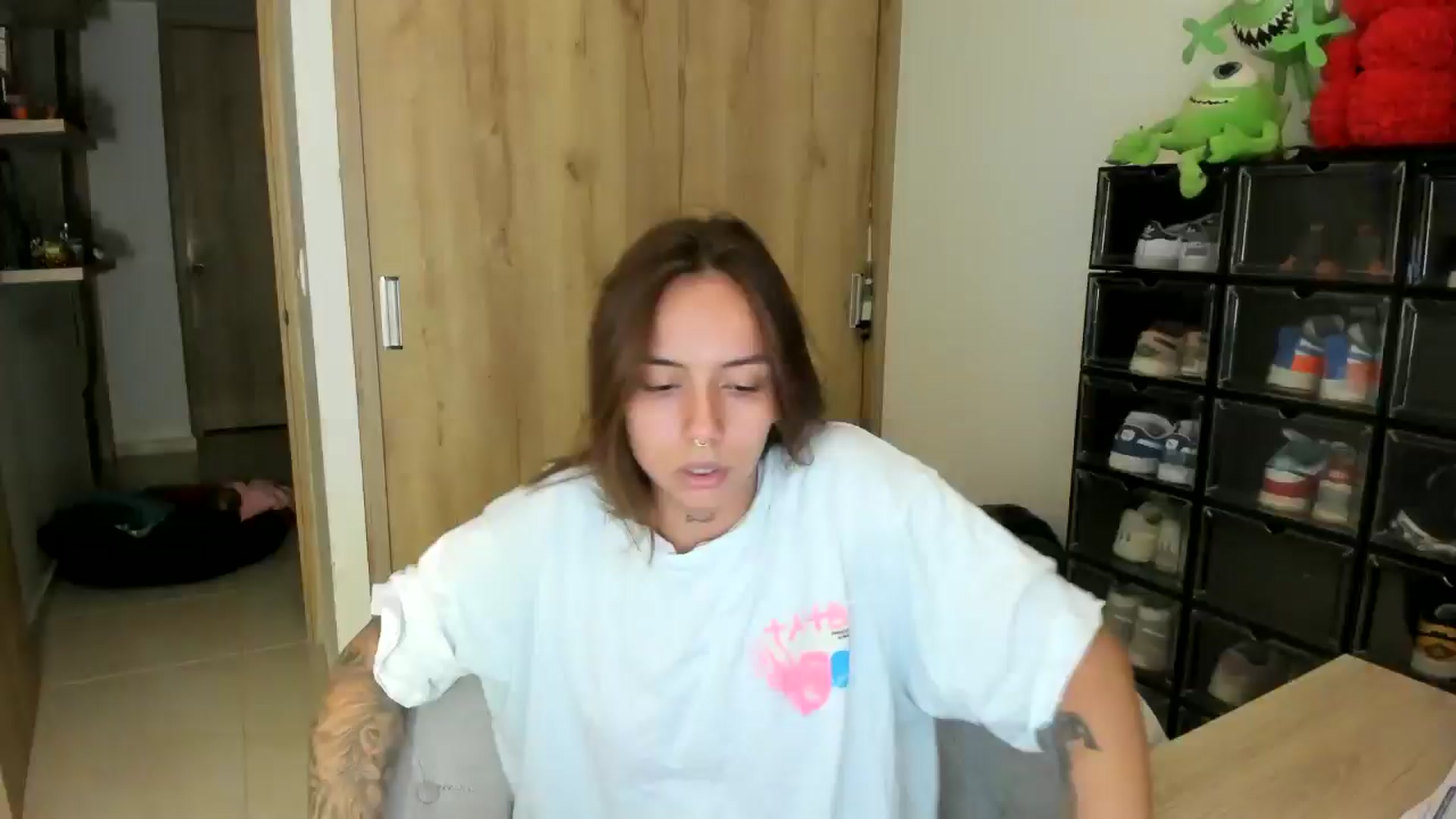 Gallery image thumbnail from scarletdoll_'s myfreecams stream on, 06/13/2024, 08:53 image 1 of 20