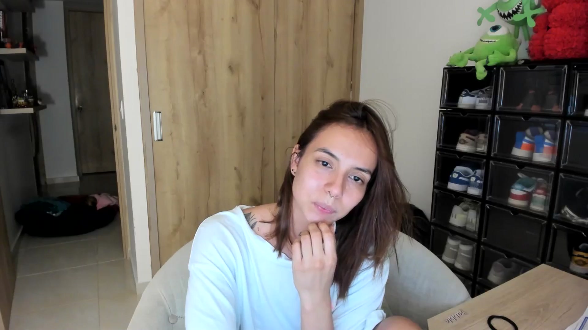 Gallery image thumbnail from scarletdoll_'s myfreecams stream on, 06/13/2024, 08:53 image 13 of 20
