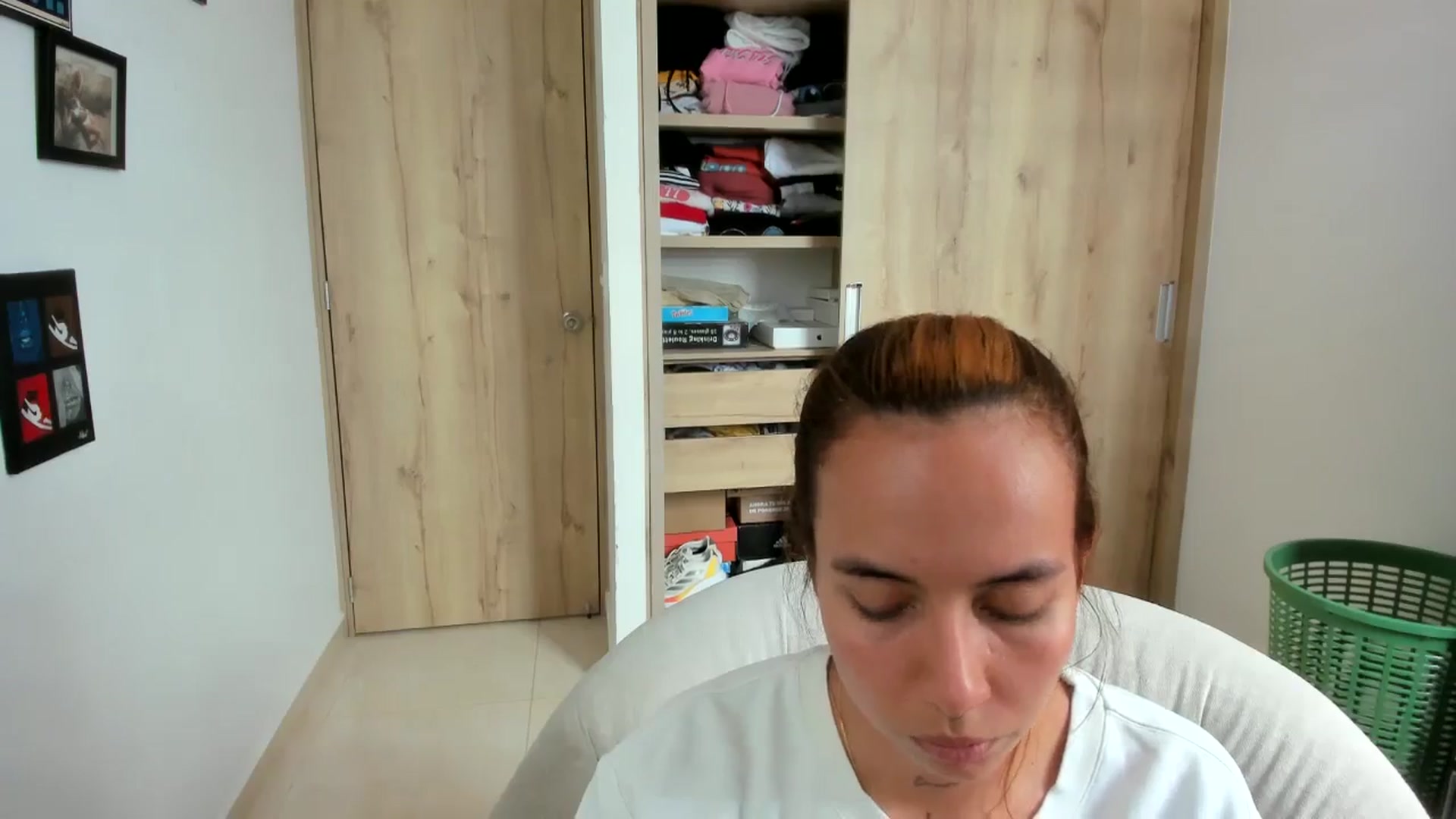 Gallery image thumbnail from scarletdoll_'s myfreecams stream on, 10/19/2024, 18:57 image 8 of 20