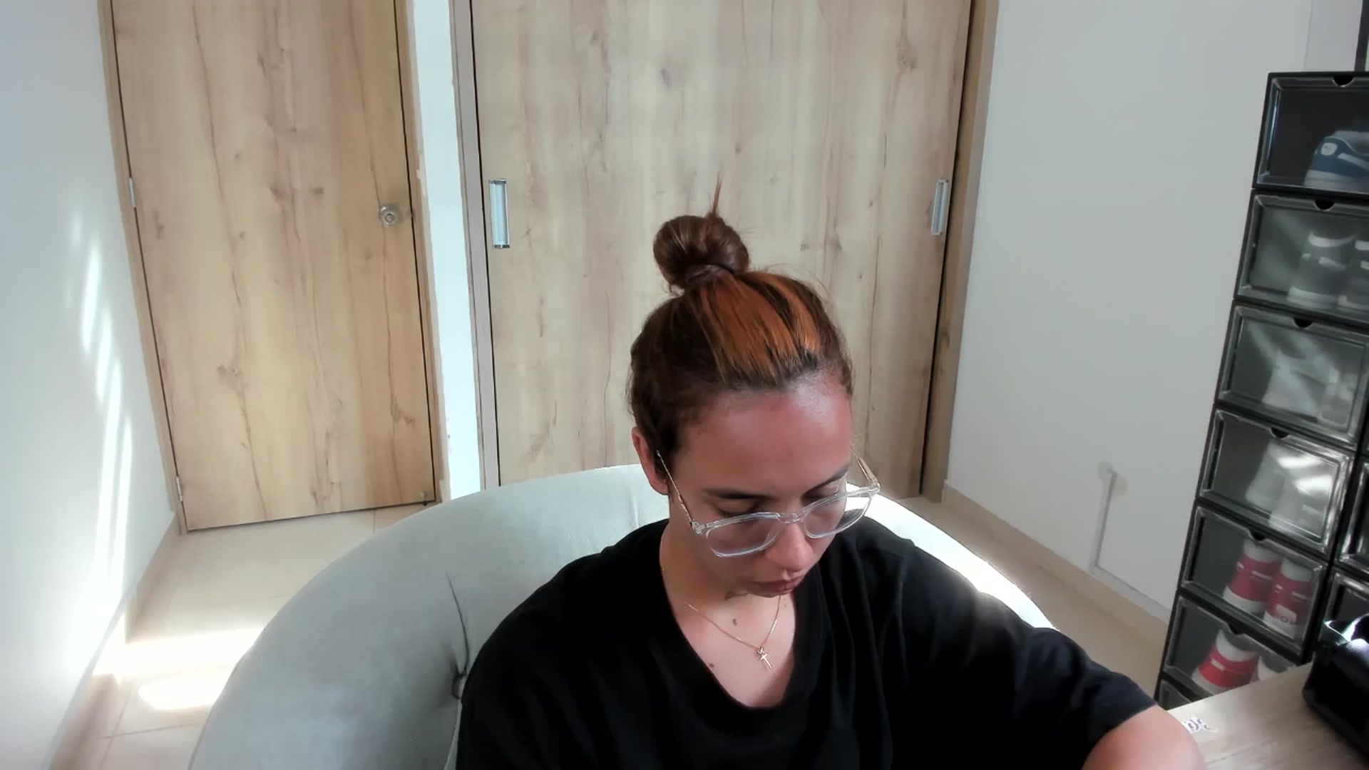 Gallery image thumbnail from scarletdoll_'s myfreecams stream on, 10/21/2024, 22:38 image 7 of 20