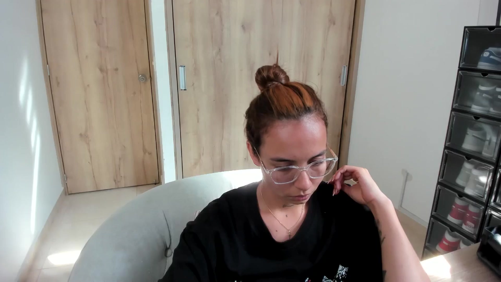 Gallery image thumbnail from scarletdoll_'s myfreecams stream on, 10/21/2024, 22:38 image 6 of 20