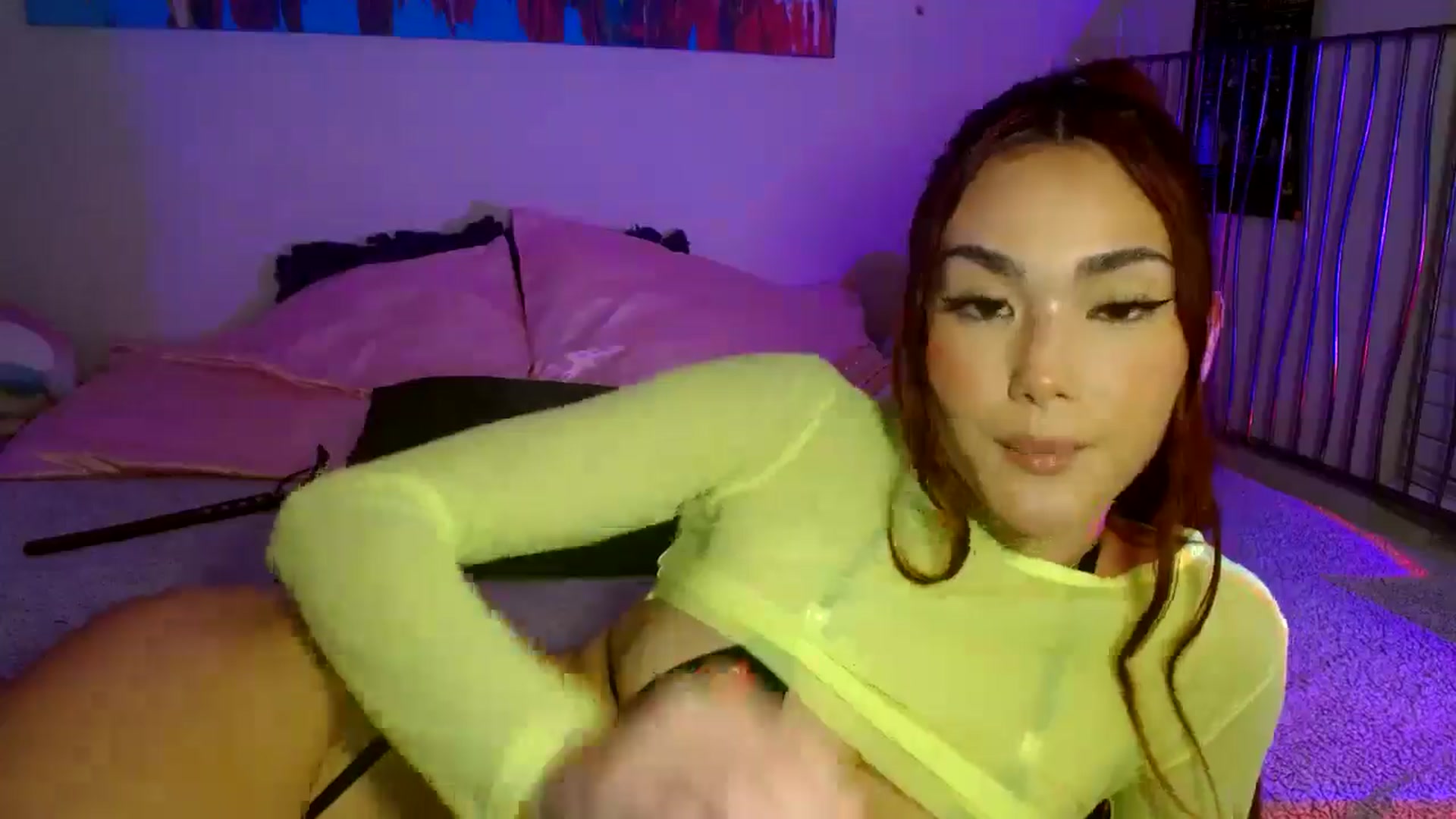 Gallery image thumbnail from scarmoonxxx's myfreecams stream on, 07/19/2024, 08:16 image 18 of 20